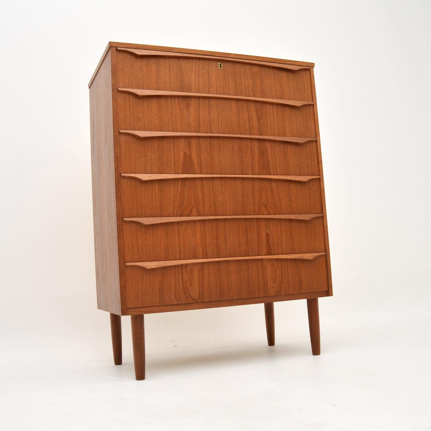 Danish Vintage Teak Chest of Drawers (1 of 11)
