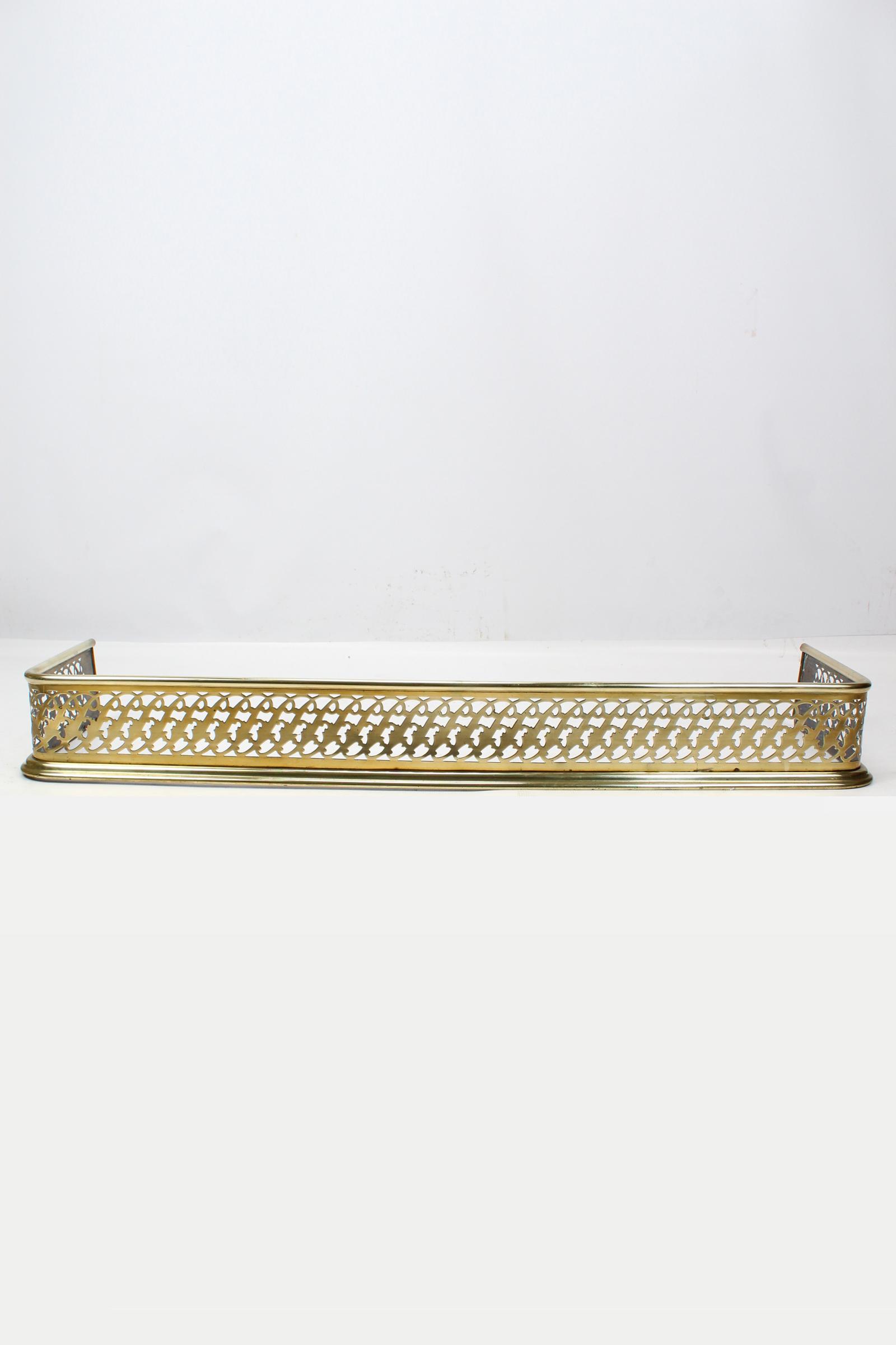 Small Antique Victorian Pierced Brass Fire Fender (1 of 13) Small Antique Victorian Pierced Brass Fire Fender (1 of 13)