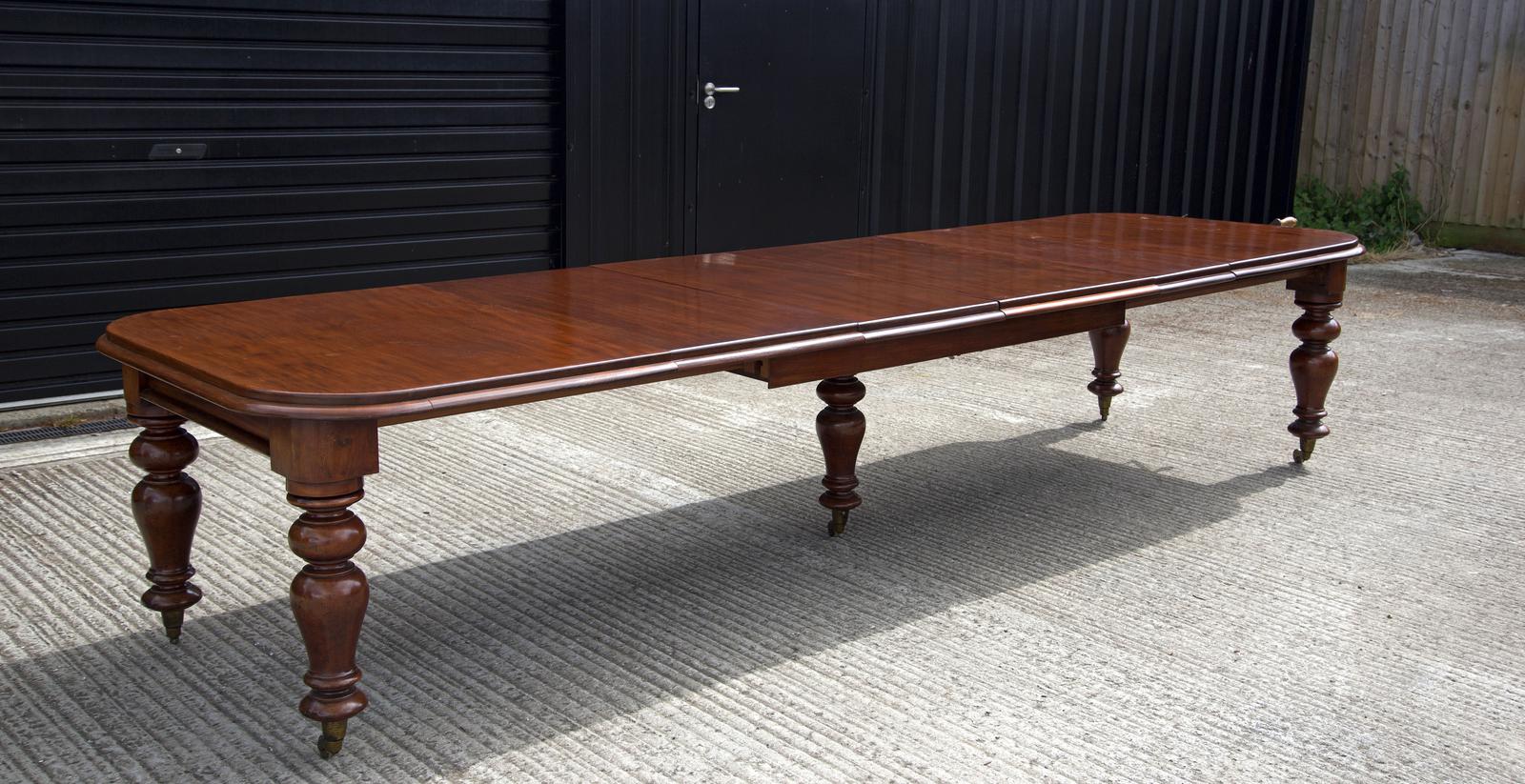 Stunning Large Antique Victorian Mahogany Extending Five Leg Dining Table (1 of 3) Stunning Large Antique Victorian Mahogany Extending Five Leg Dining Table (1 of 3)