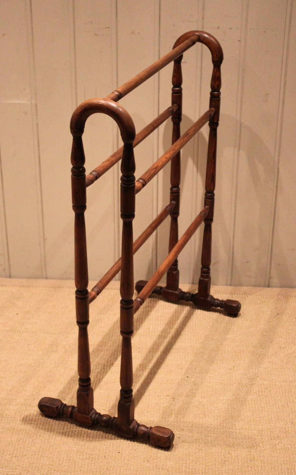 Late 19th Century Pitch Pine Towel Rail (1 of 12) Late 19th Century Pitch Pine Towel Rail (1 of 12)
