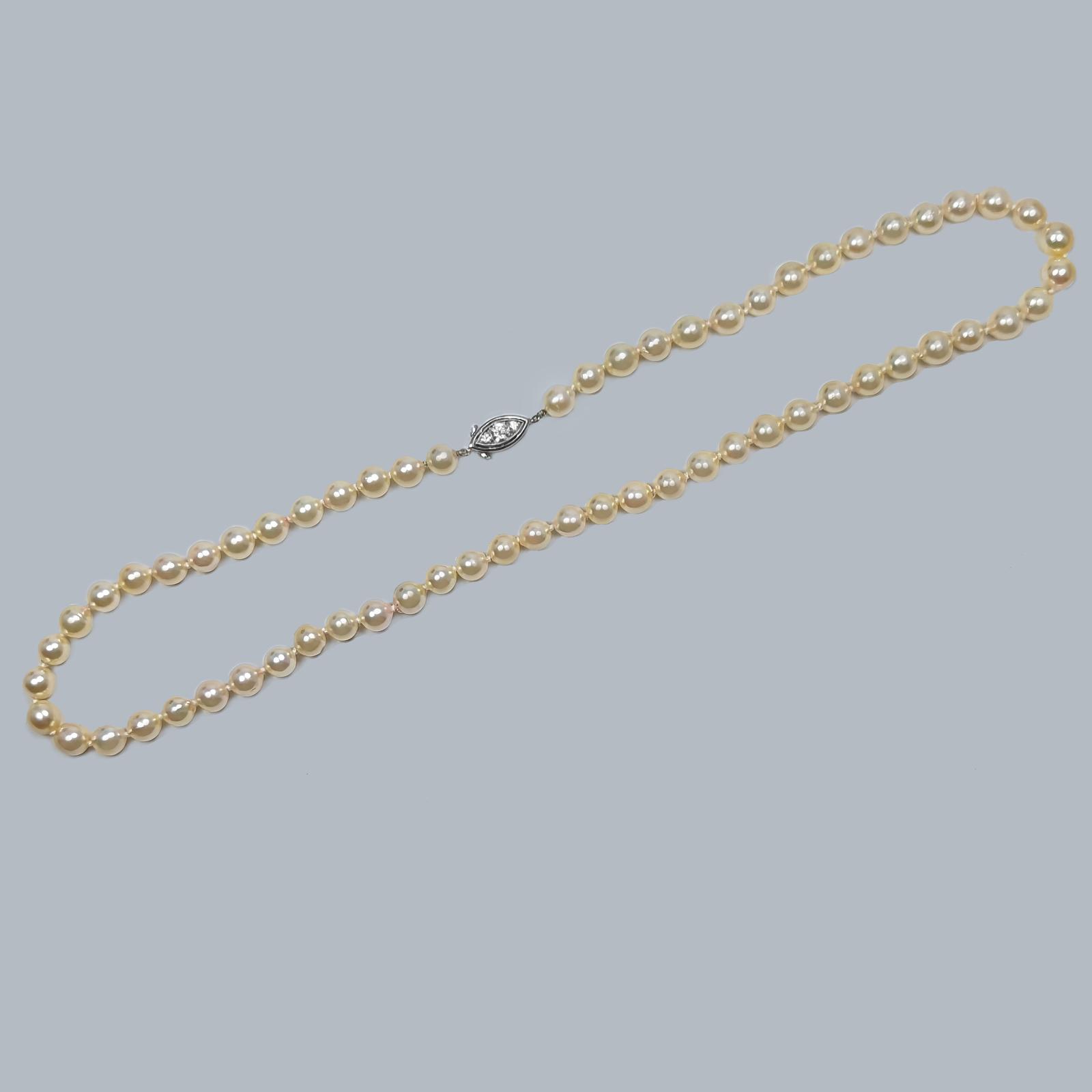 Vintage Pearl Necklace Dimond Platinum Clasp 1950s Single Strand Antique Pearls (1 of 7)