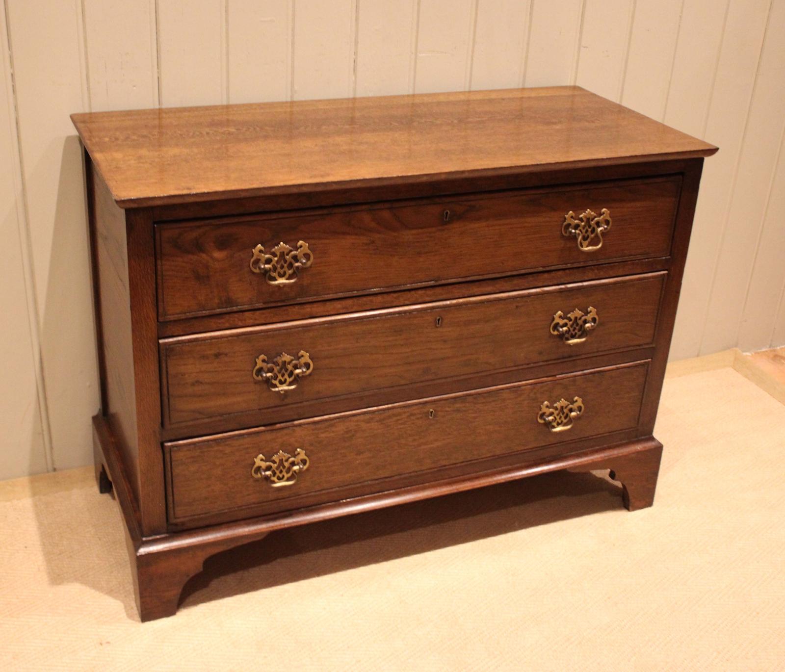 Low Georgian Style Oak Chest Of Drawers (1 of 12) Low Georgian Style Oak Chest Of Drawers (1 of 12)