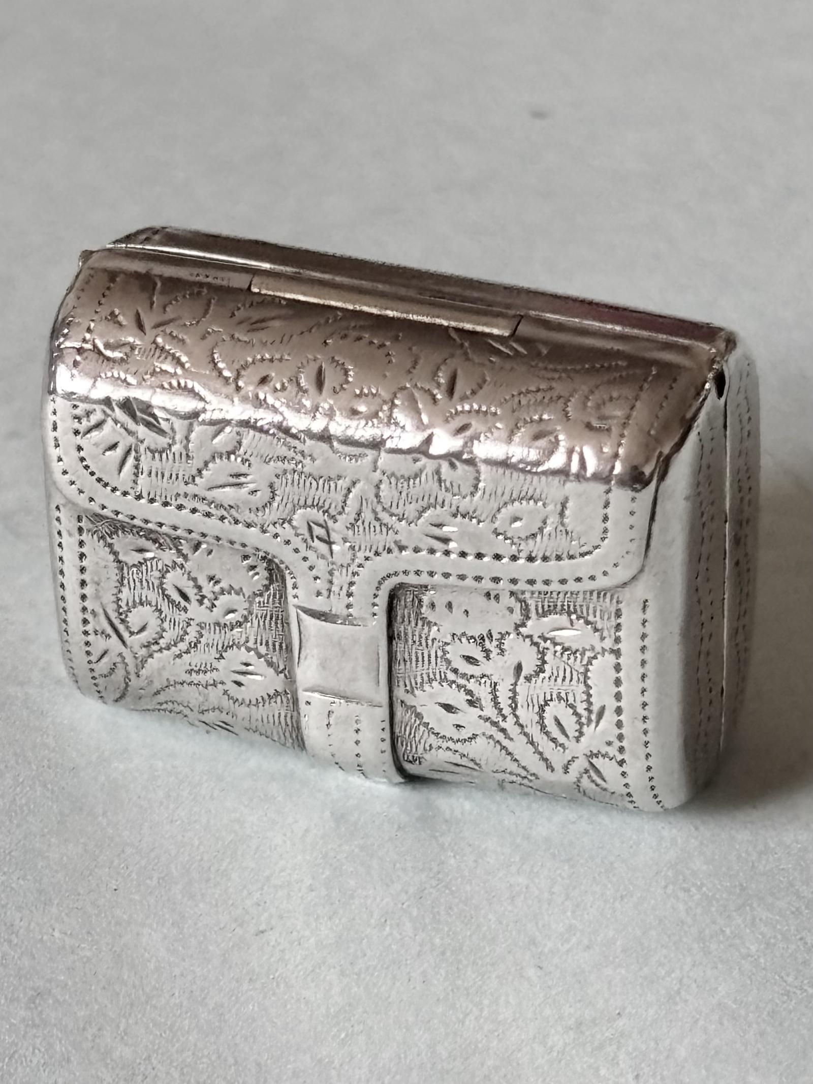 A Fine William IV Silver Gilt Vinaigrette 1833 by Thomas Shaw or Thomas Smith (1 of 13) A Fine William IV Silver Gilt Vinaigrette 1833 by Thomas Shaw or Thomas Smith (1 of 13)