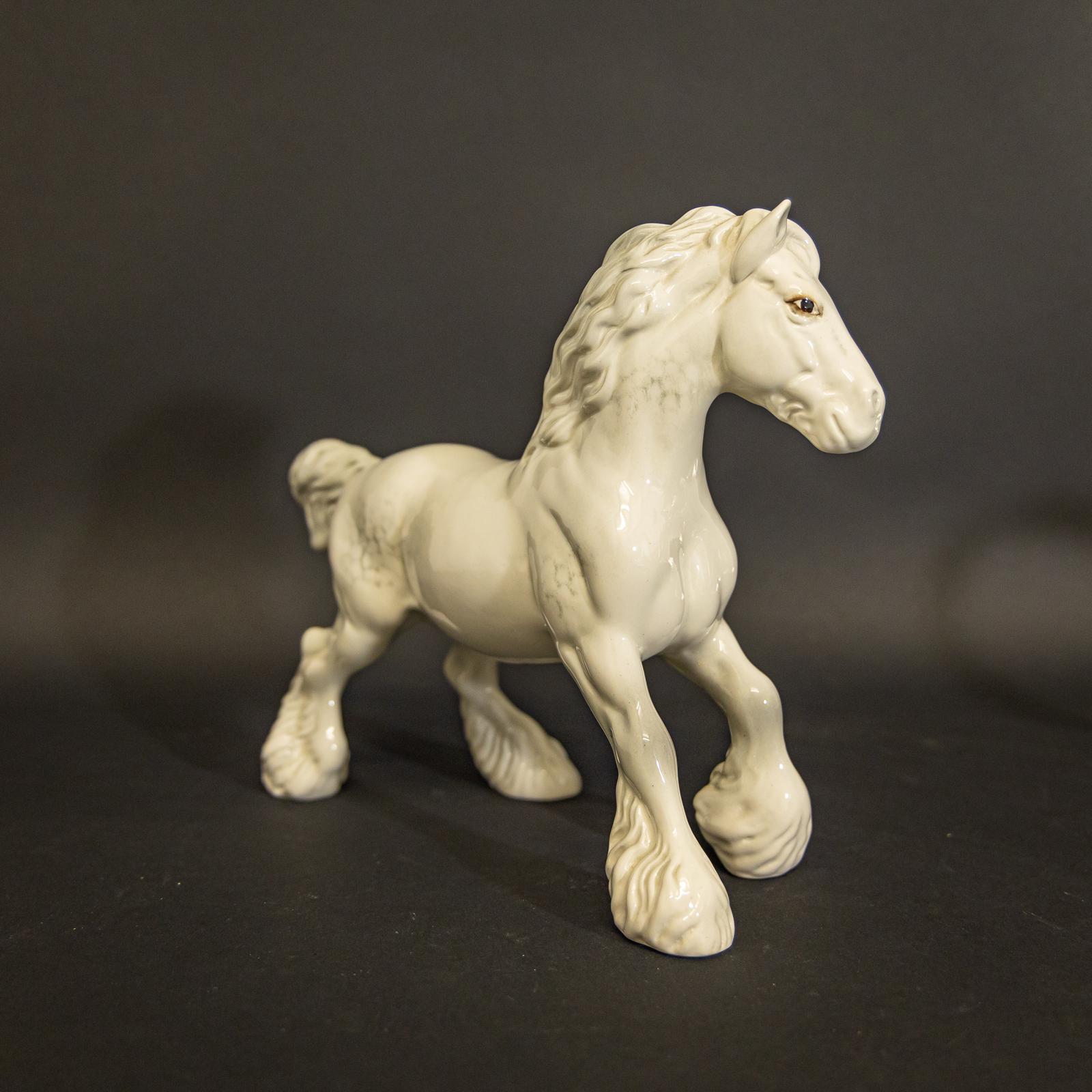 Beswick Trotting Shire Horse (1 of 10)