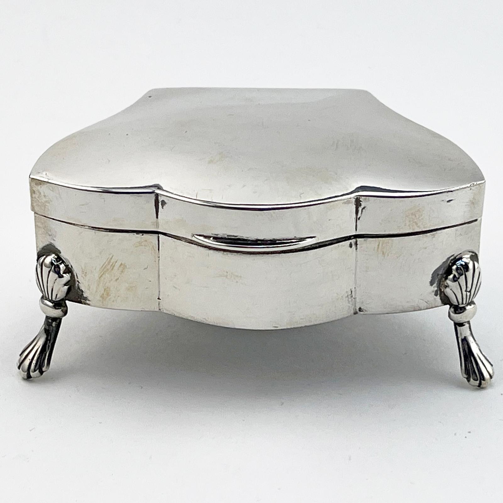Plain Rectangular Sterling Silver Jewellery or Trinket Box (1 of 7) Plain Rectangular Sterling Silver Jewellery or Trinket Box (1 of 7)