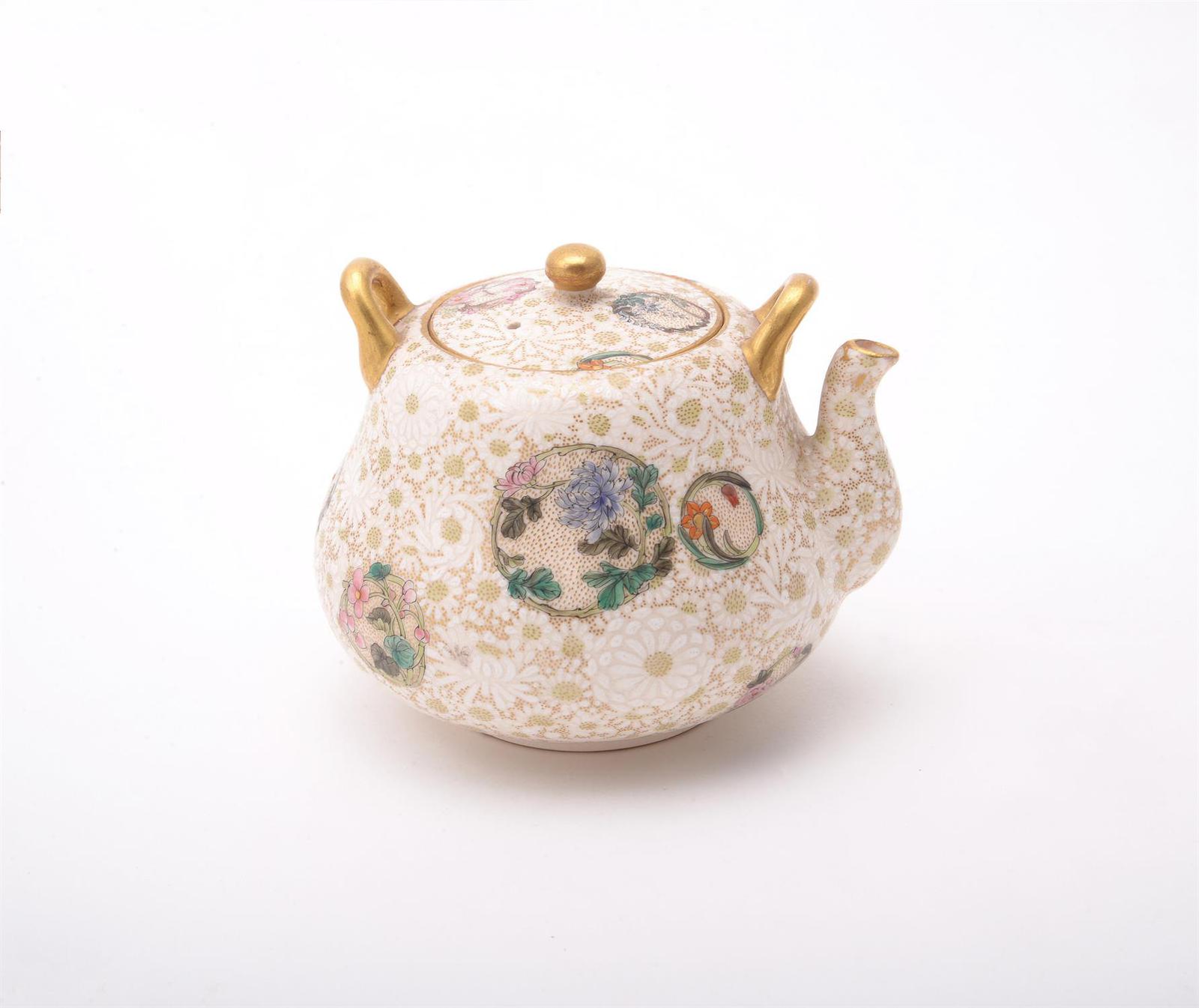 Exquisite Antique Japanese Satsuma Miniature Wine Pot - Kinkozan (1 of 4)