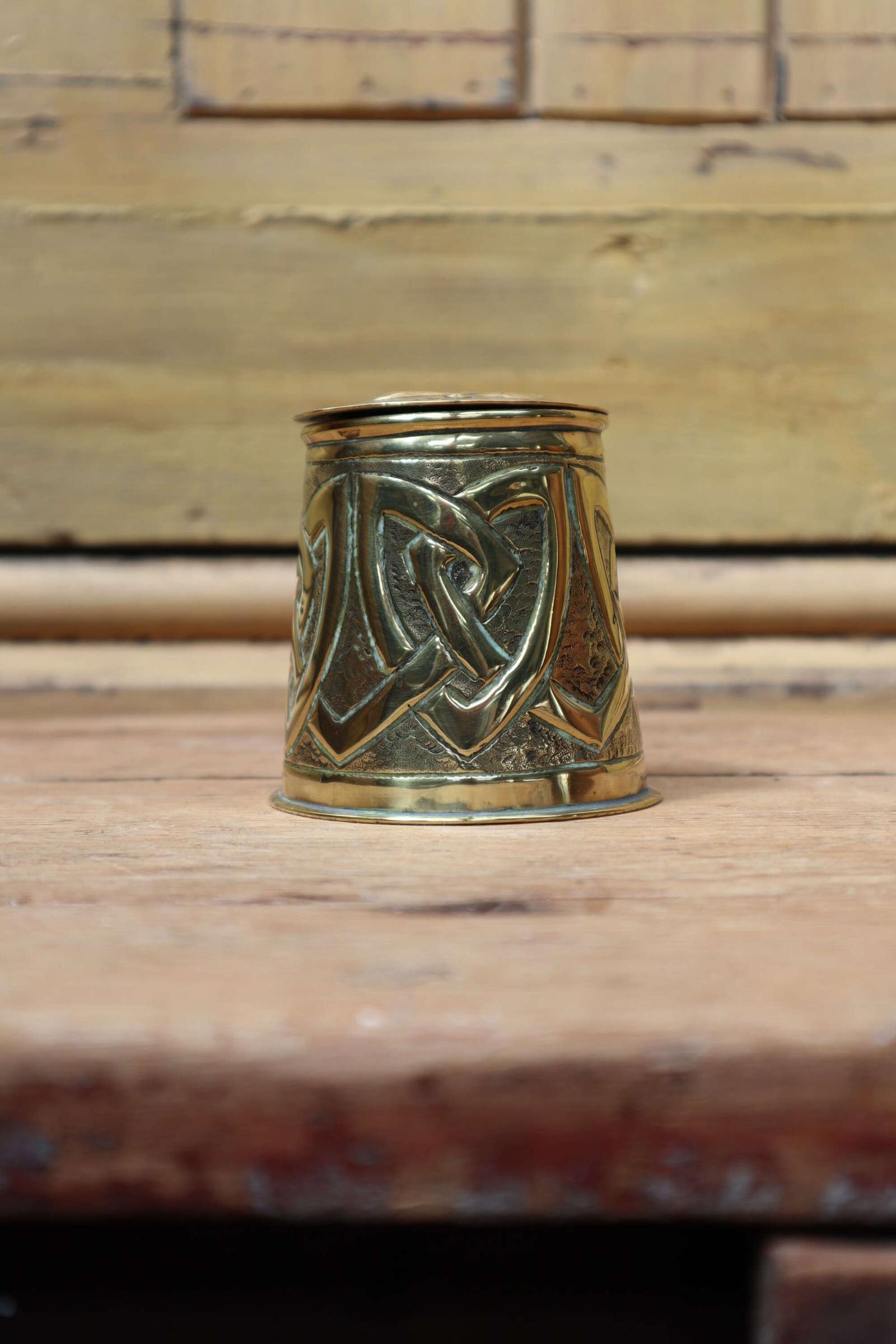 Scottish Arts & Crafts Movement Celtic Knotwork Brass Inkwell c.1900 (1 of 16)