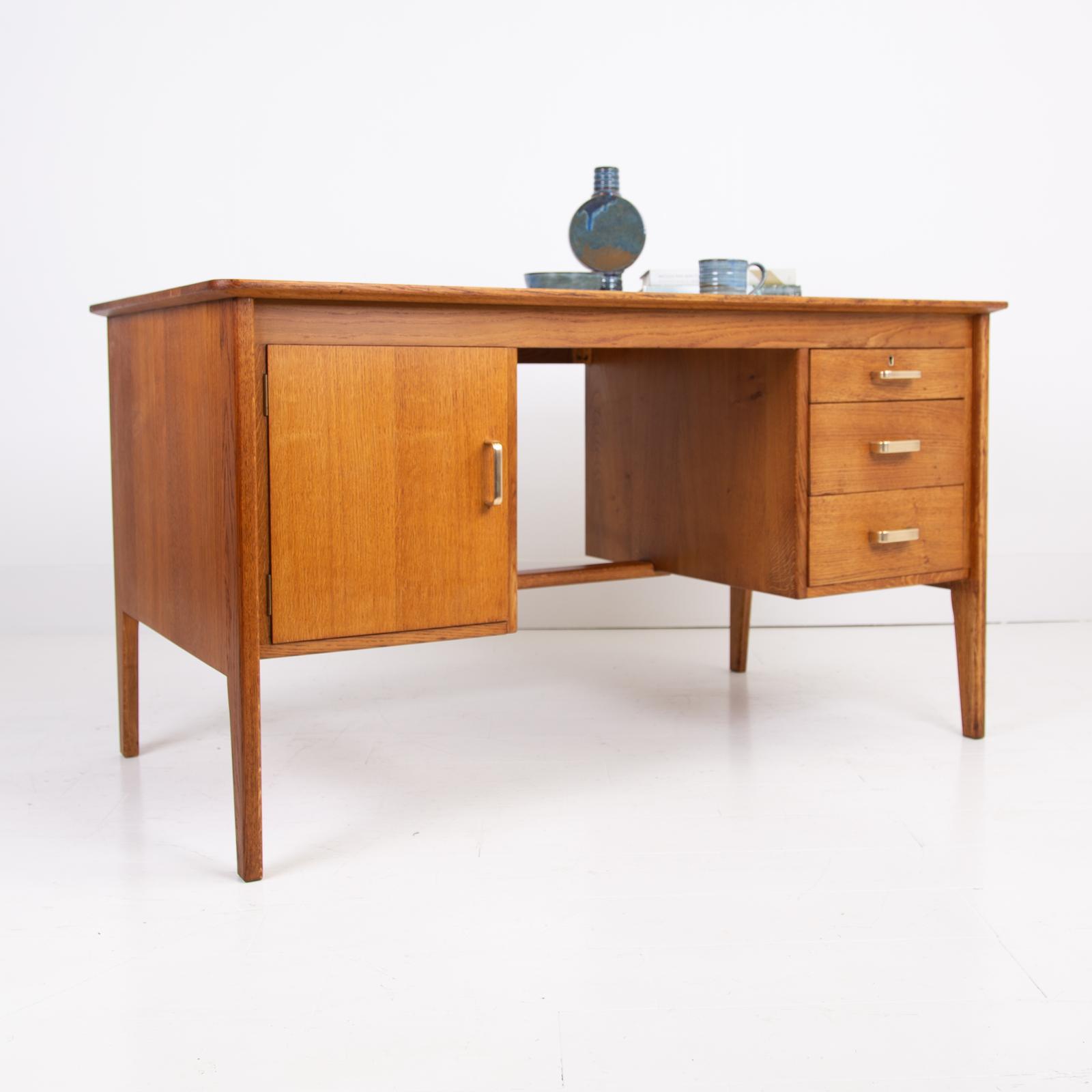 Gordon Russell Oak Mid Century Twin Pedestal Desk (1 of 14)