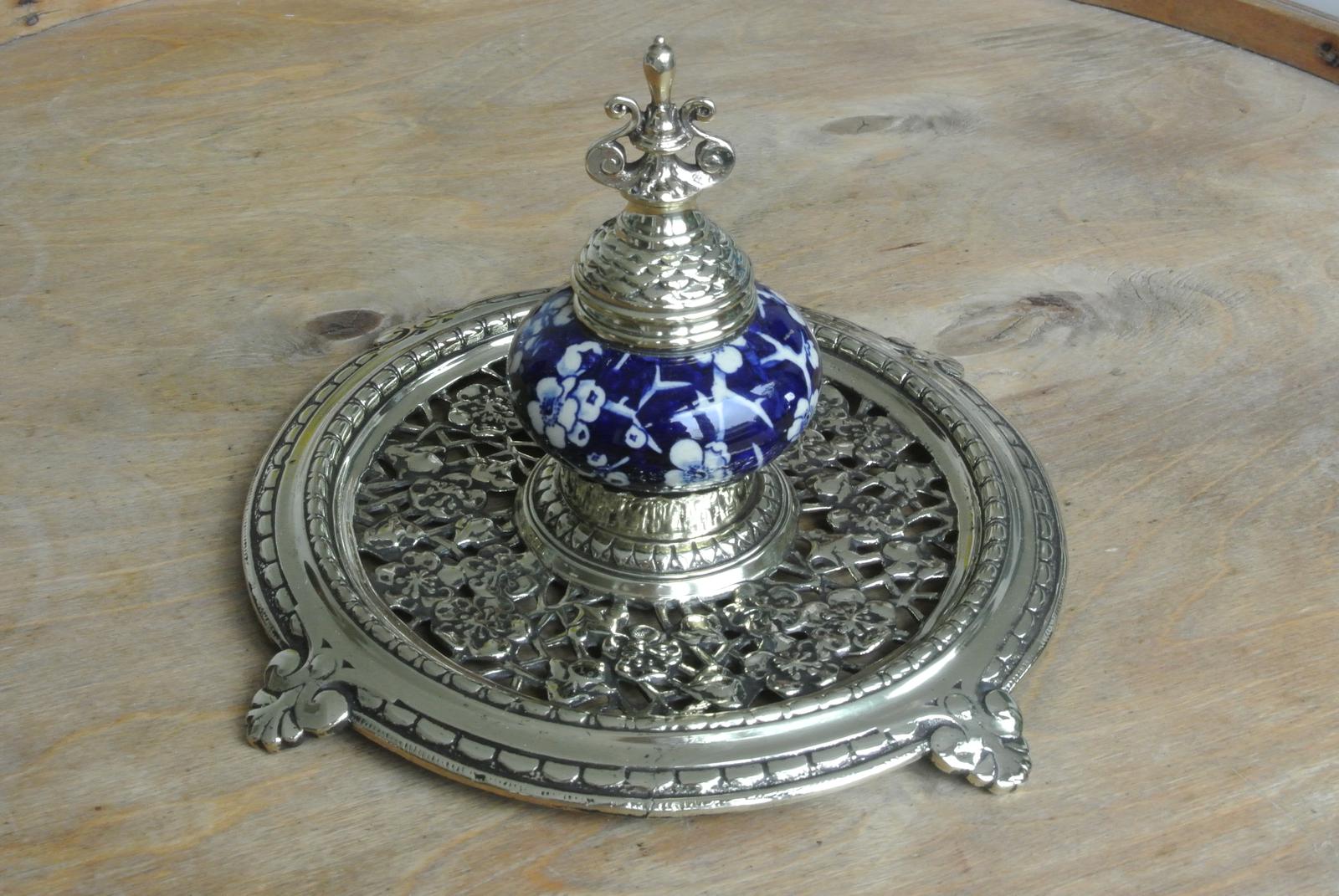 Fine Victorian Brass Inkwell Chinese Inspired Prunus Blossom Pottery Ink Pot c.1880 (1 of 8) Fine Victorian Brass Inkwell Chinese Inspired Prunus Blossom Pottery Ink Pot c.1880 (1 of 8)