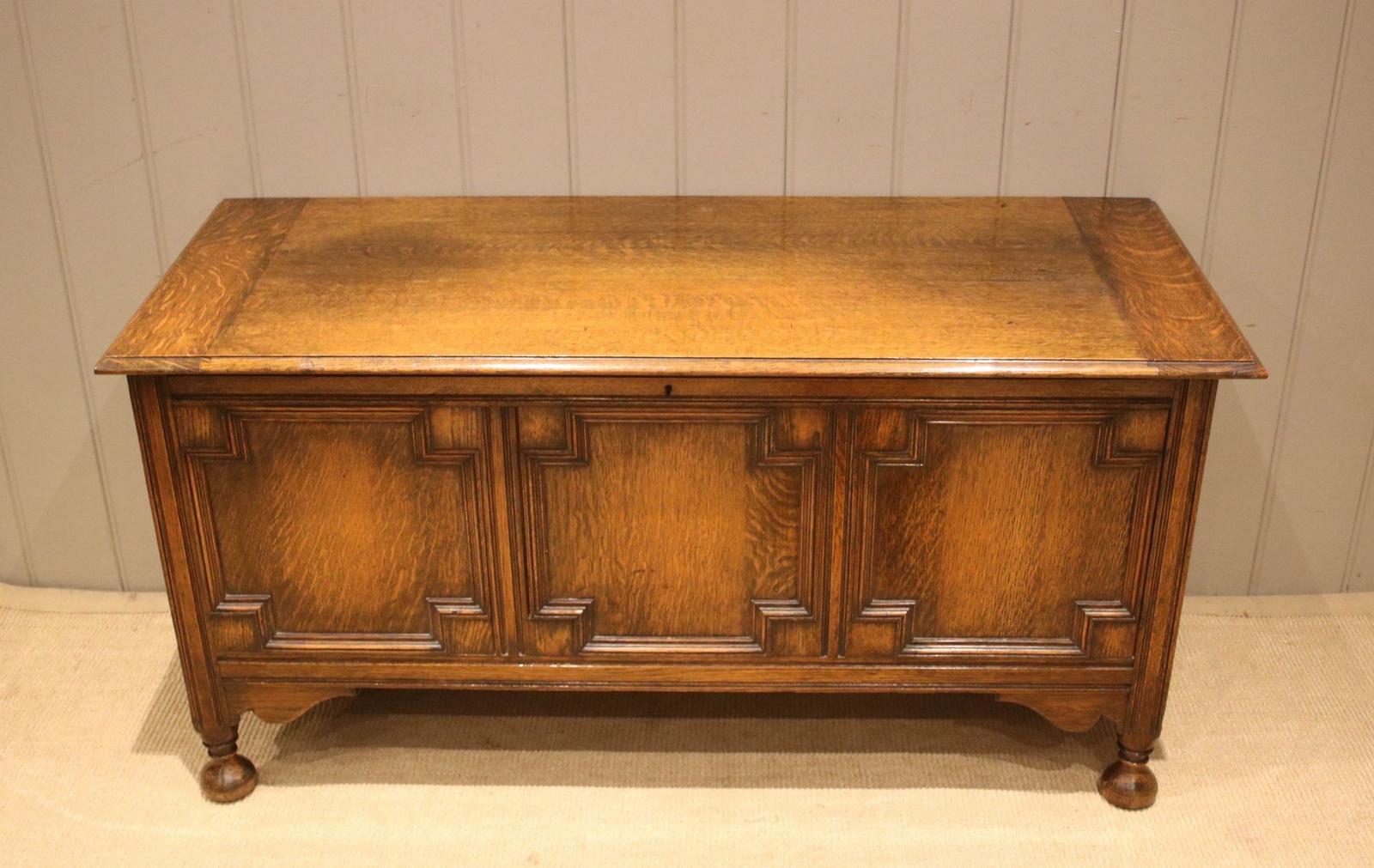 Oak Panelled Coffer (1 of 10) Oak Panelled Coffer (1 of 10)