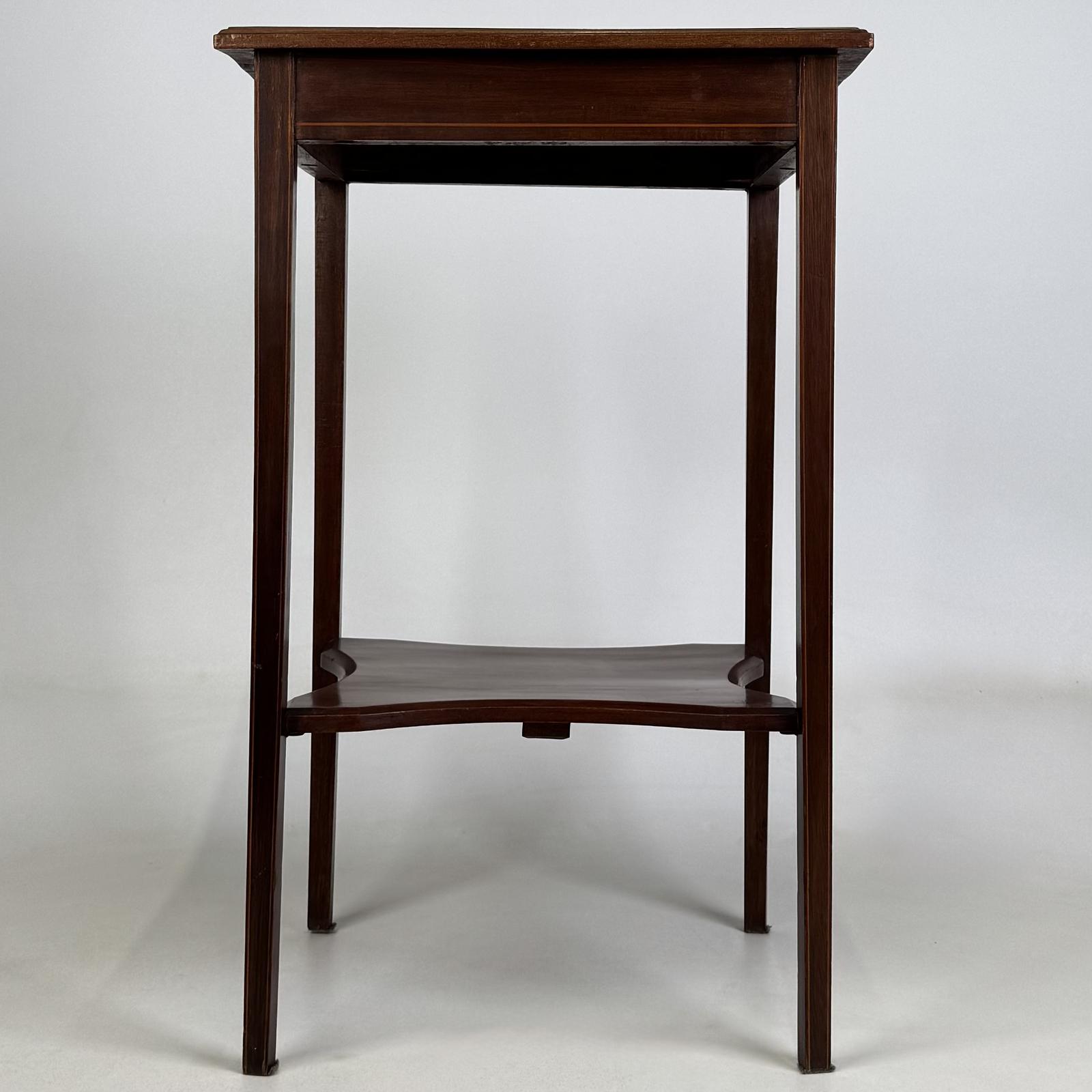 Antique 20th Century Edwardian Side Table In Mahogany (1 of 9) Antique 20th Century Edwardian Side Table In Mahogany (1 of 9)