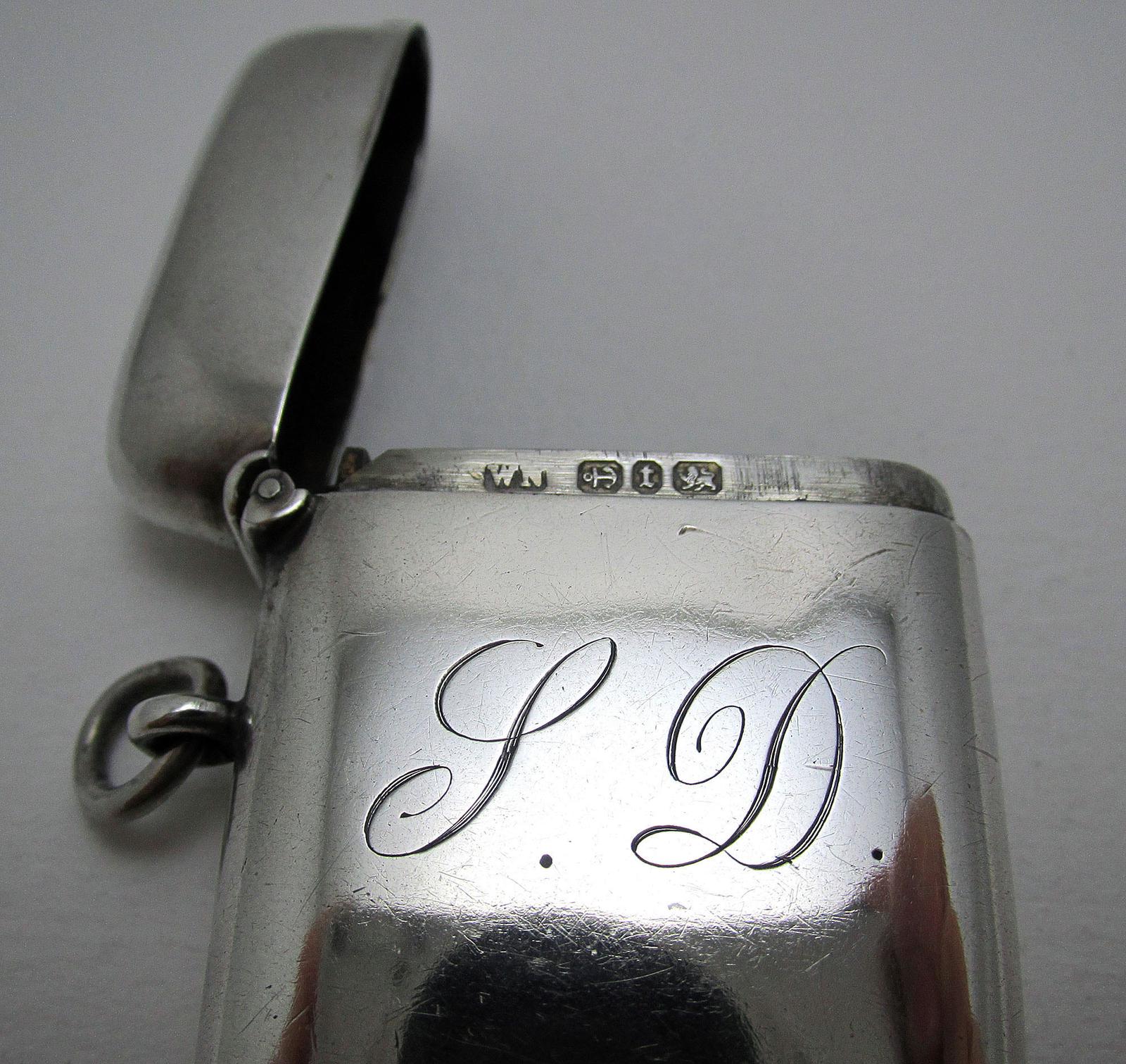 Quality Antique Victorian Solid Sterling Silver Vesta Case Pill Match Box, Plain (1 of 8) Quality Antique Victorian Solid Sterling Silver Vesta Case Pill Match Box, Plain (1 of 8)