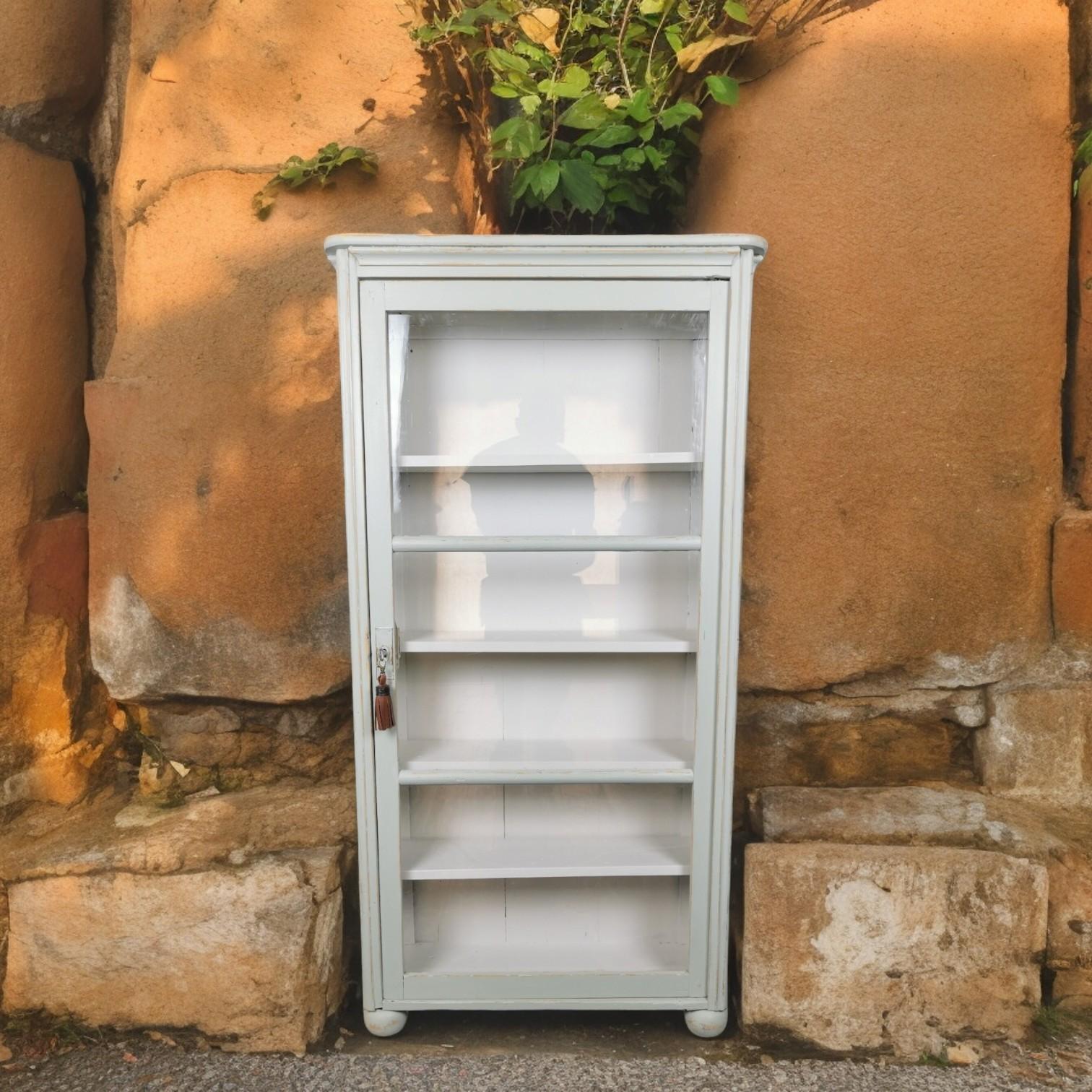Late 19th Century Continental Painted Pine Kitchen Cabinet (1 of 6) Late 19th Century Continental Painted Pine Kitchen Cabinet (1 of 6)