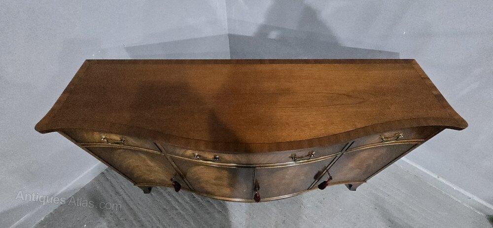 Superb Serpentine Mahogany Sideboard 1999 (1 of 7) Superb Serpentine Mahogany Sideboard 1999 (1 of 7)