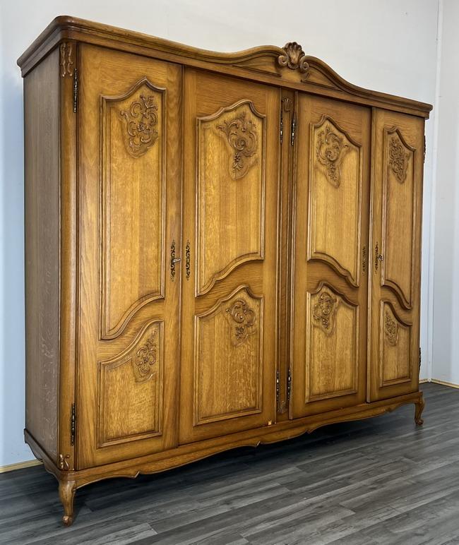 Vintage French Carved 4 Door Armoire Wardrobe (1 of 10) Vintage French Carved 4 Door Armoire Wardrobe (1 of 10)