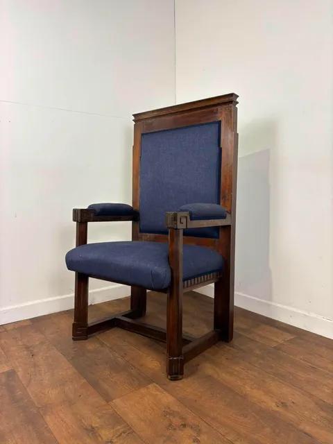 Georgian Mahogany Throne Arm Chair - From Ruthin Court House (1 of 13) Georgian Mahogany Throne Arm Chair - From Ruthin Court House (1 of 13)