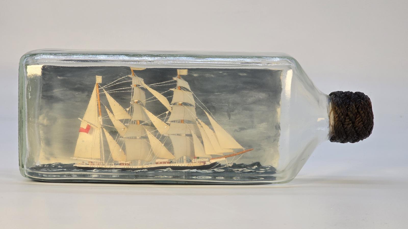 Ship in Bottle Diorama "Seamaid" English Circa 1920 (1 of 14)