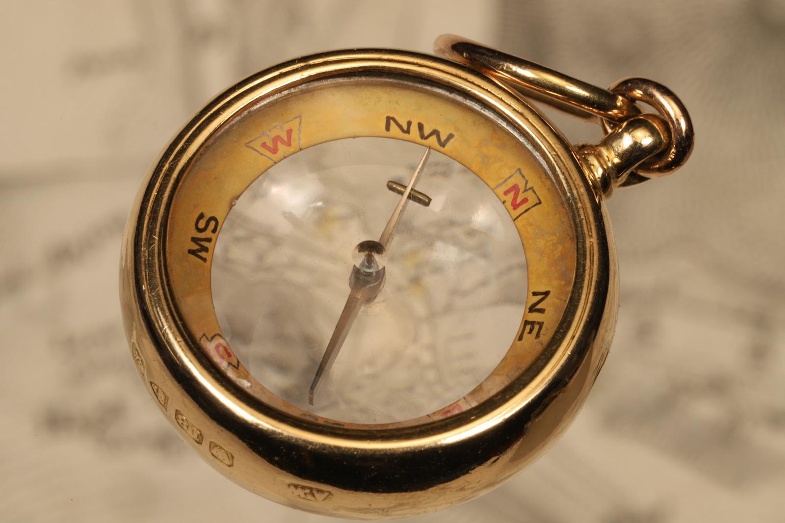 18ct Gold Double-sided Compass Charm, Fob or Pendant by Alfred Wilcox c.1902 (1 of 7)