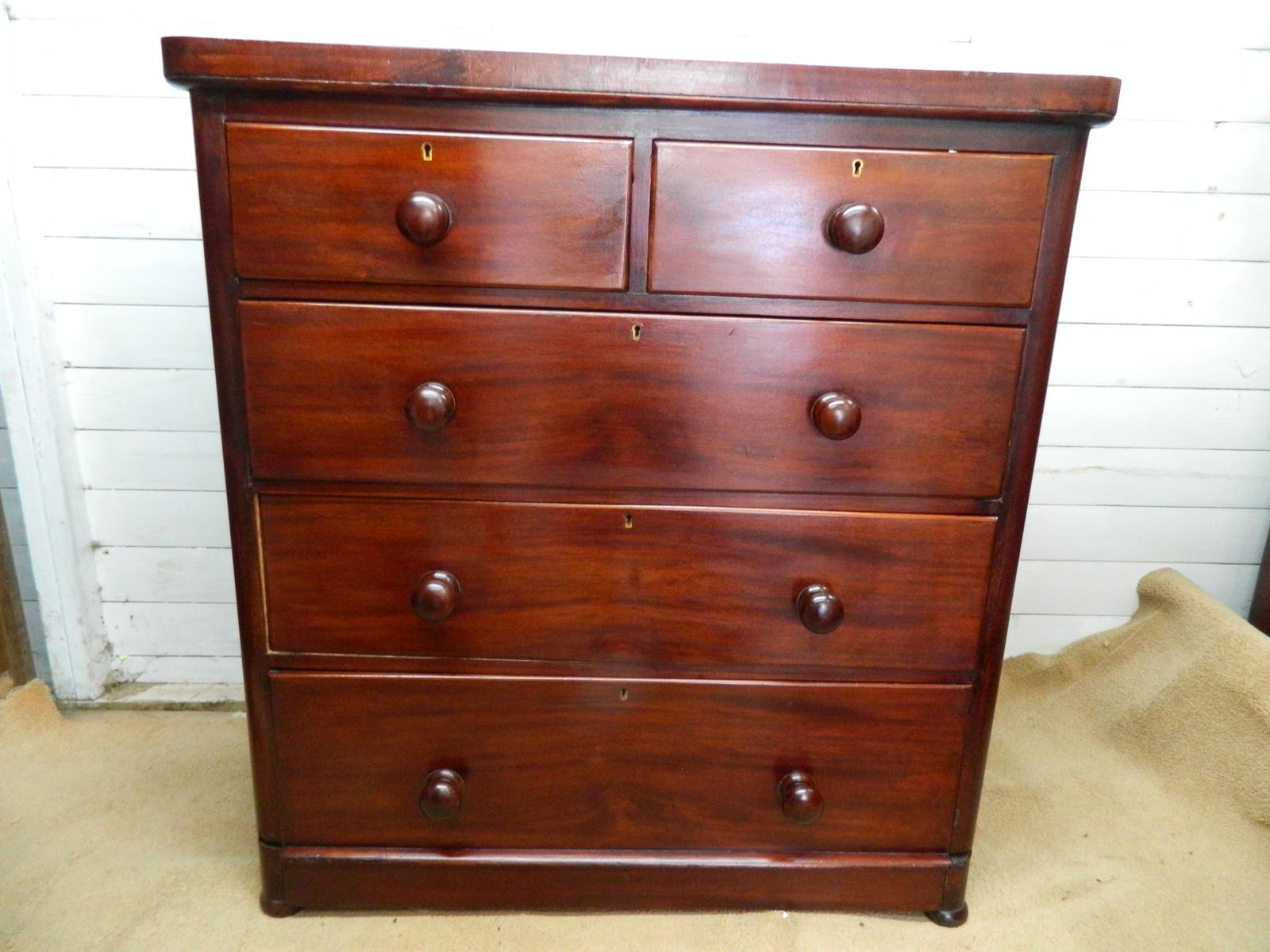 Mahogany Veneer Edwardian Chest of Drawers (1 of 19) Mahogany Veneer Edwardian Chest of Drawers (1 of 19)