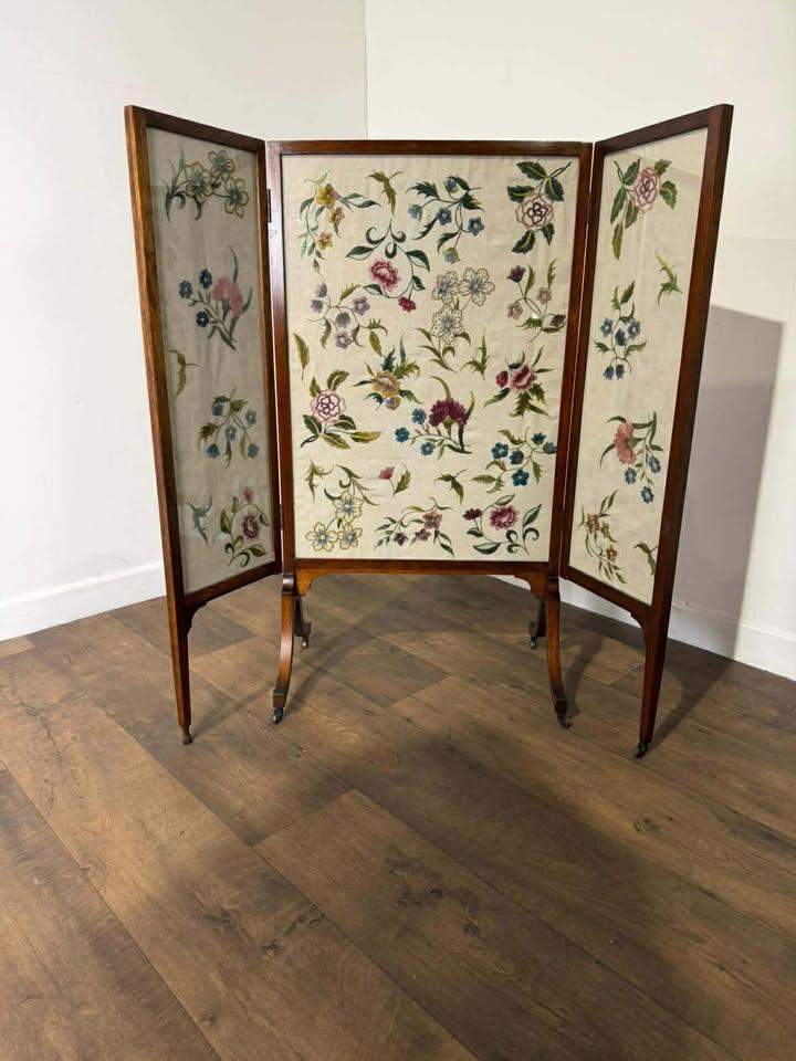 Edwardian Mahogany Folding Fire Screen (1 of 13)