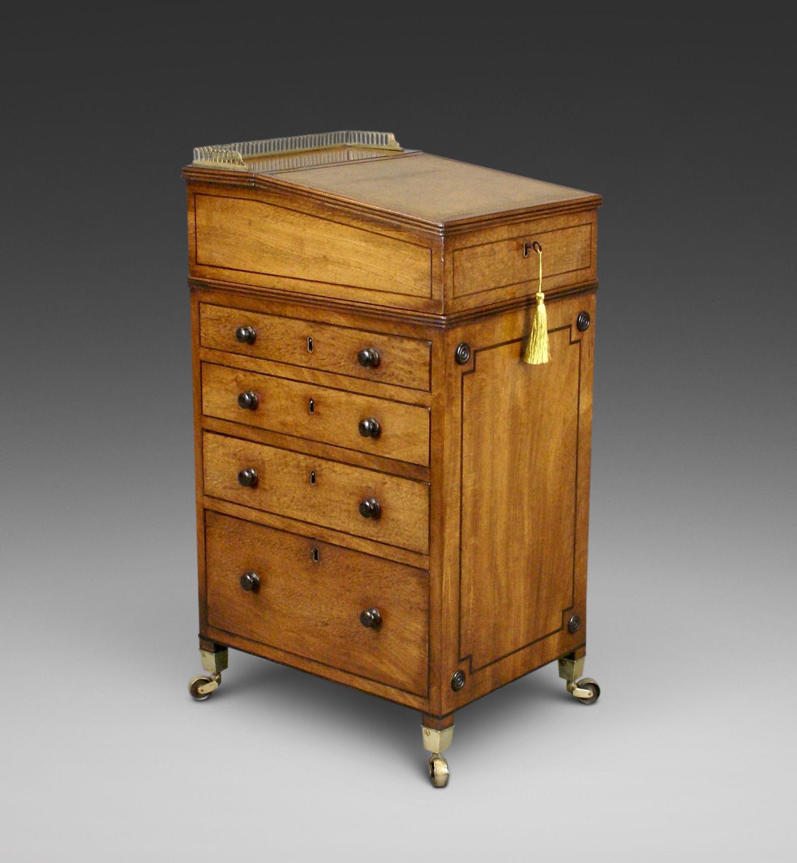 Regency Davenport of Diminutive Proportions (1 of 6) Regency Davenport of Diminutive Proportions (1 of 6)