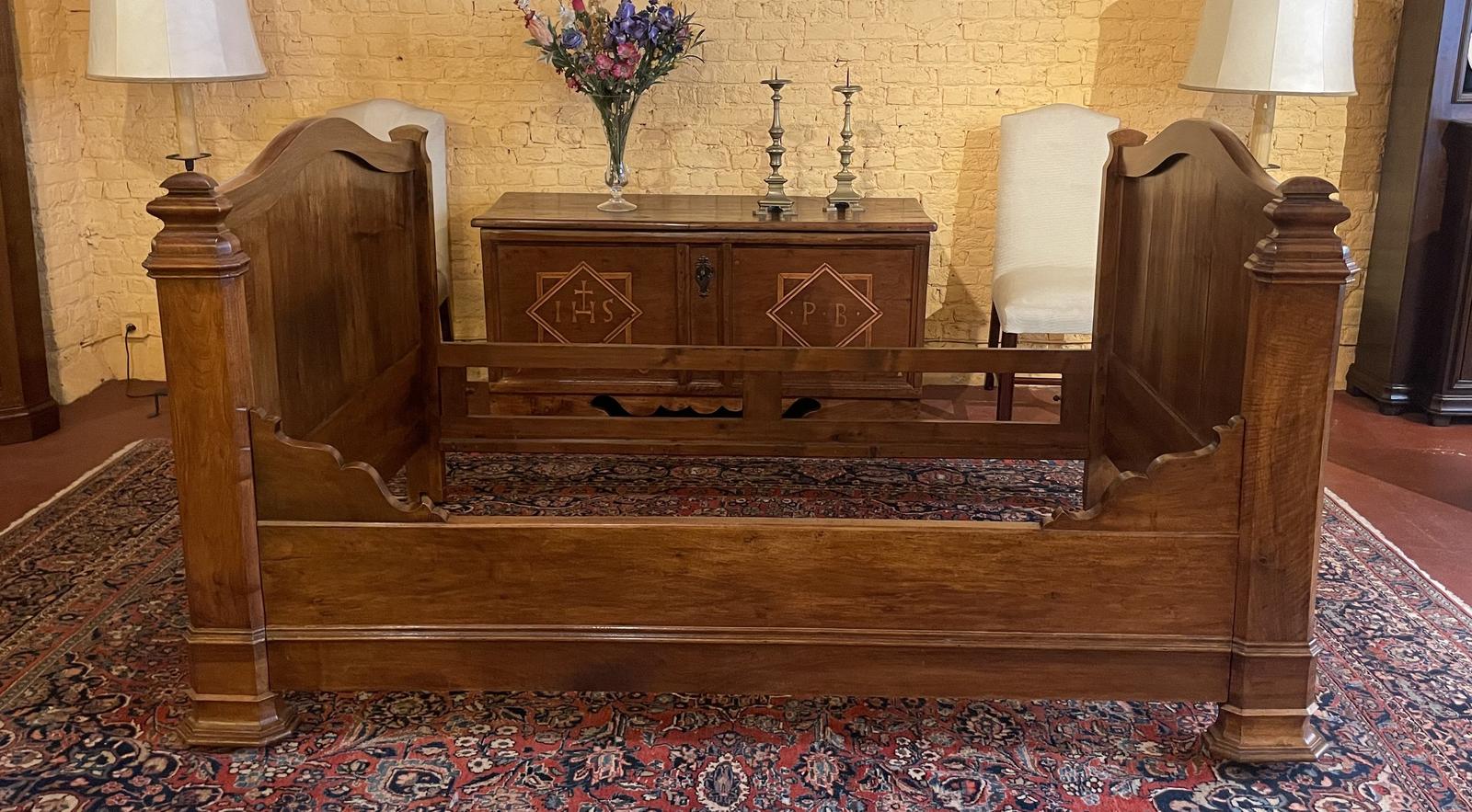 Louis Philippe Bed in Walnut - 19th Century (1 of 11)