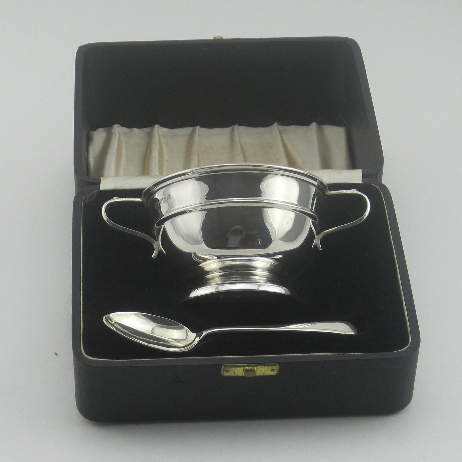 Good Quality Silver Boxed Porringer or Christening Set (1 of 7)