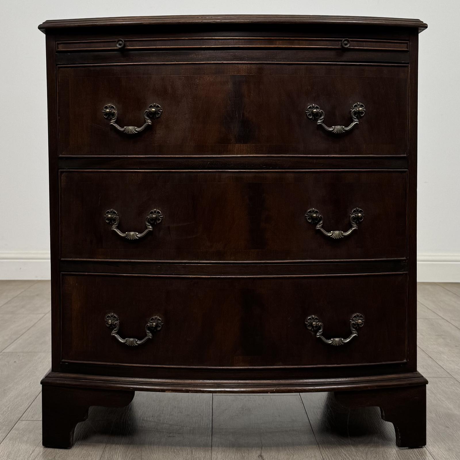 Antique 20th Century Small Bow Front Chest of Drawers (1 of 12) Antique 20th Century Small Bow Front Chest of Drawers (1 of 12)
