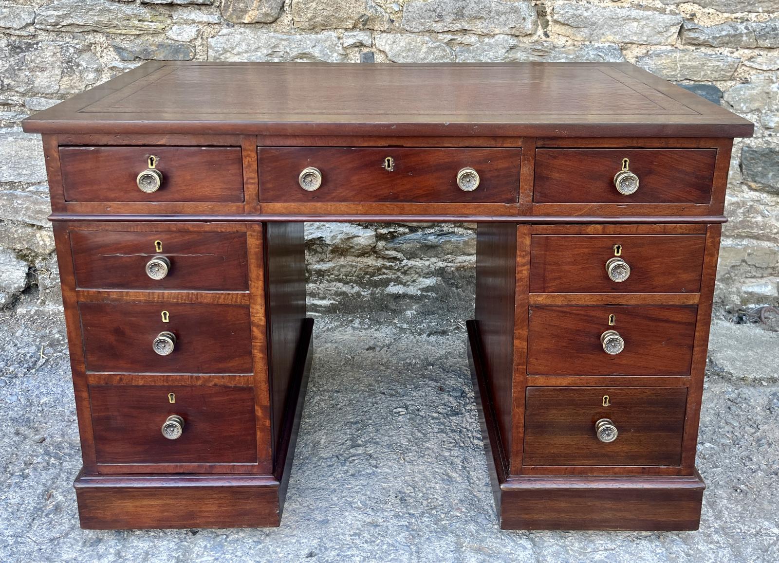 Antique Mahogany Pedestal Desk (1 of 20) Antique Mahogany Pedestal Desk (1 of 20)