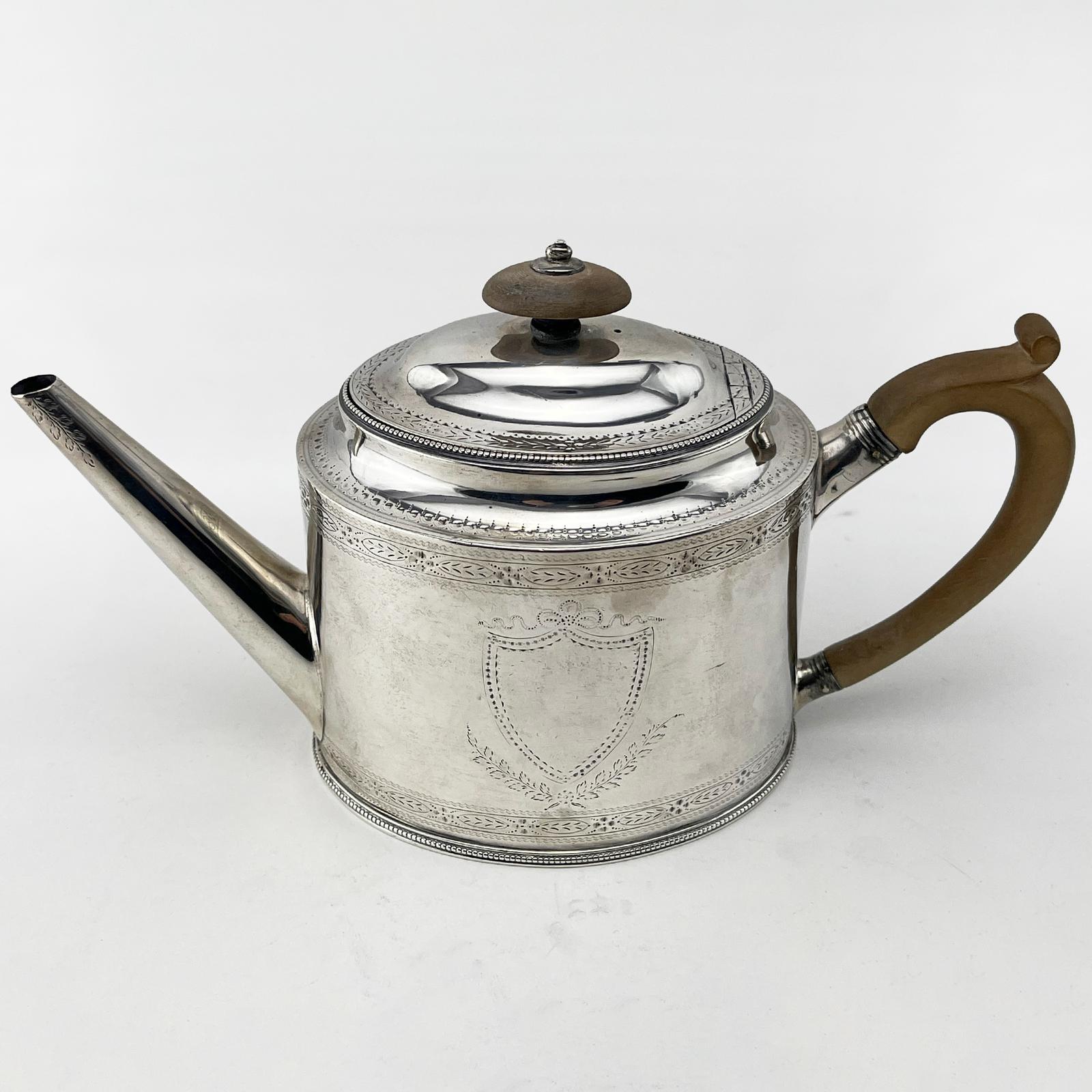 Superb Hester Bateman Georgian Sterling Silver Teapot (1 of 11)