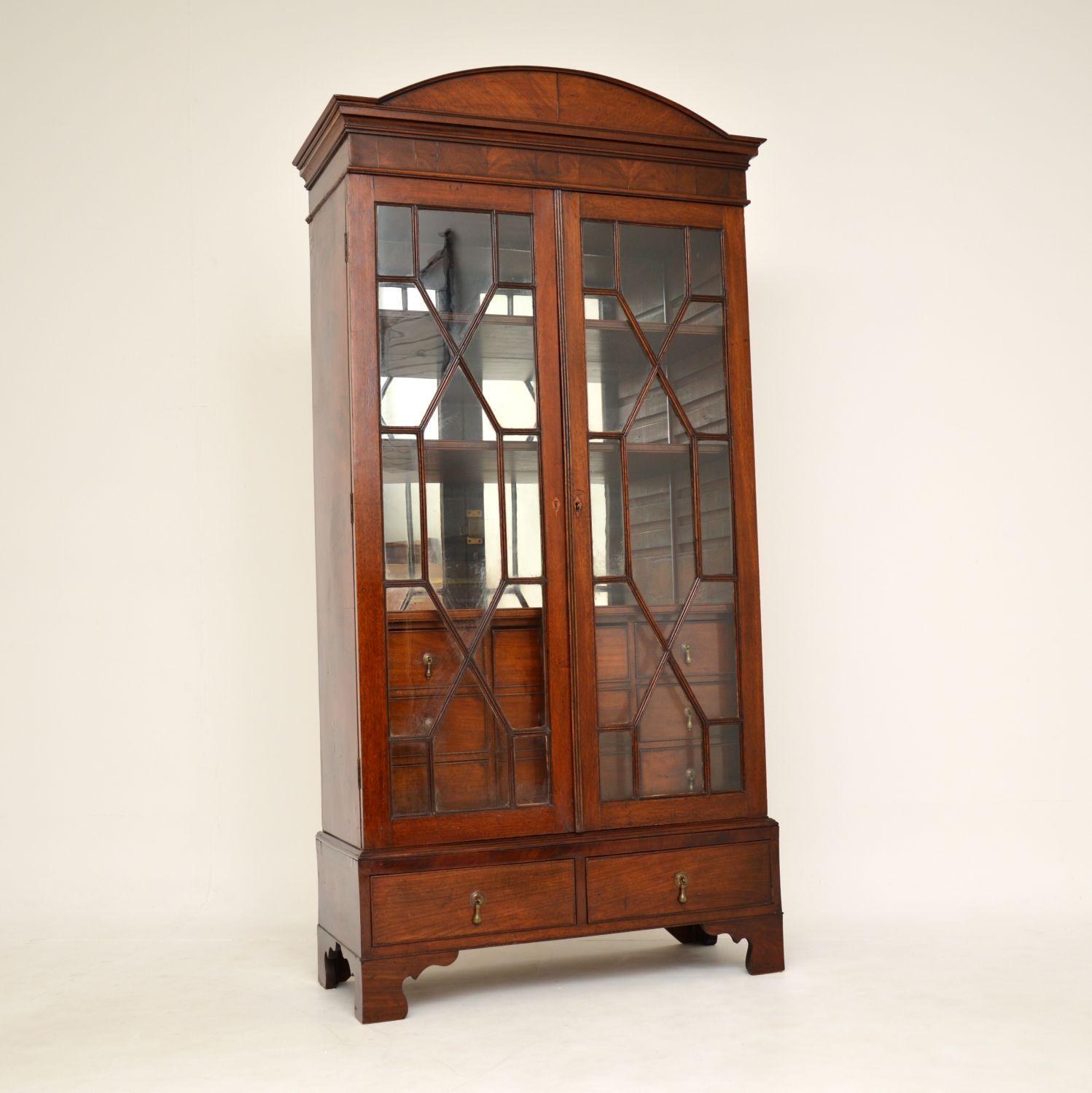 Antique Georgian Mahogany Bookcase / Drinks Cabinet (1 of 11) Antique Georgian Mahogany Bookcase / Drinks Cabinet (1 of 11)