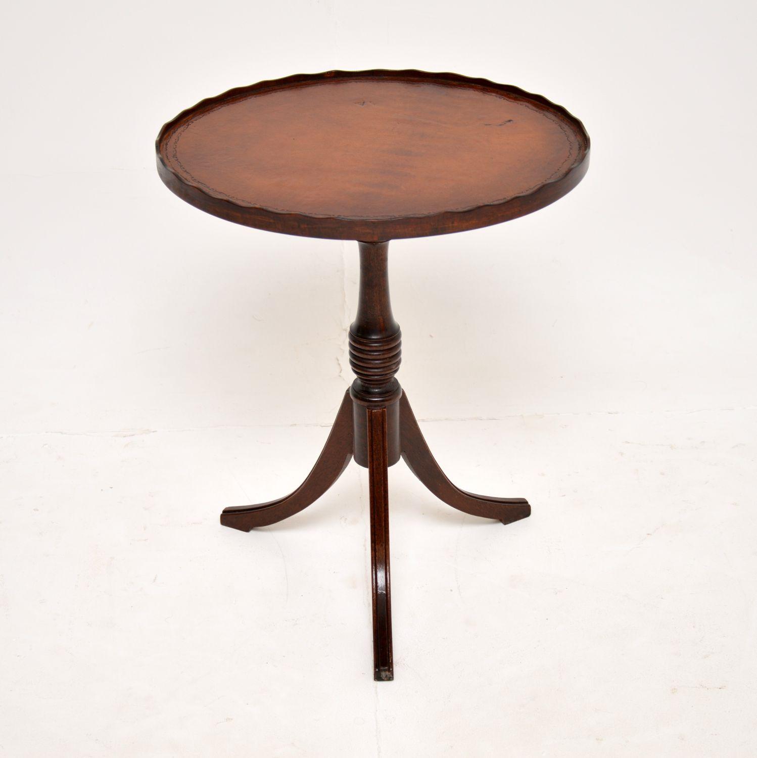 Leather Top Mahogany Side Table (1 of 6) Leather Top Mahogany Side Table (1 of 6)