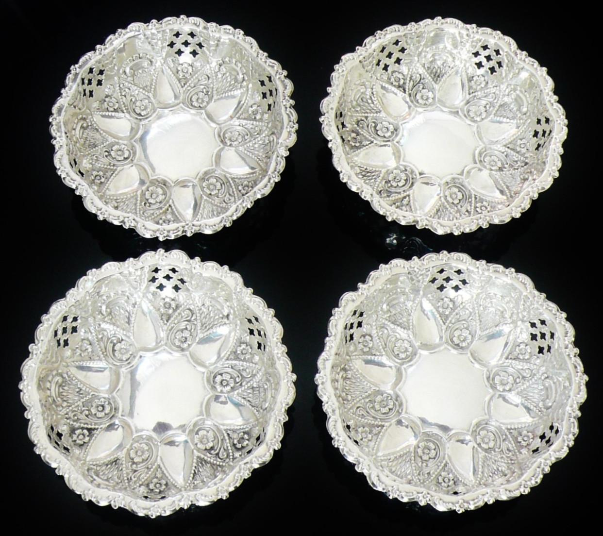 4 Sterling Silver Bon Bon Dishes - Birmingham 1904 (1 of 16) 4 Sterling Silver Bon Bon Dishes - Birmingham 1904 (1 of 16)