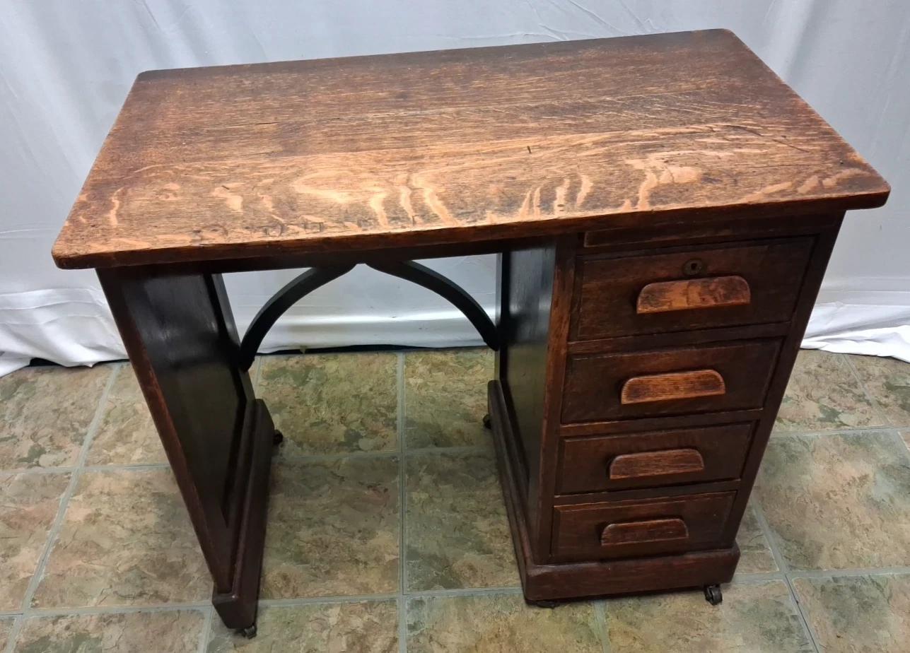 Antique Oak Childs Writing Desk With Knee Hole on Casters Lots of Patina (1 of 17)