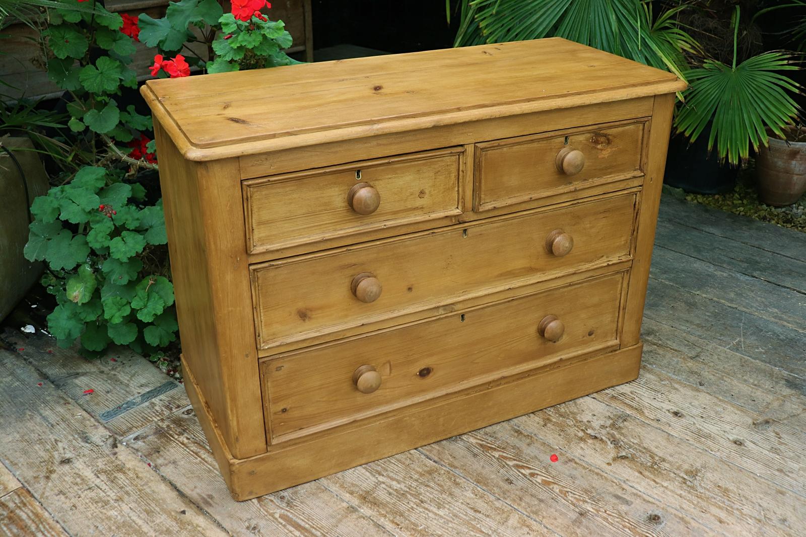 Fab Old Victorian Pine Chest of Four Drawers/ Sideboard (1 of 8)