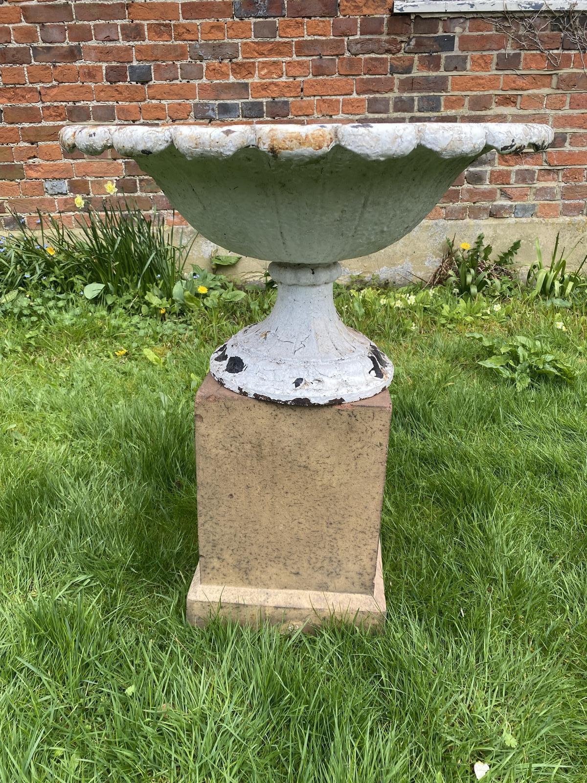 Early 19th Century Cast Iron Planter (1 of 2)