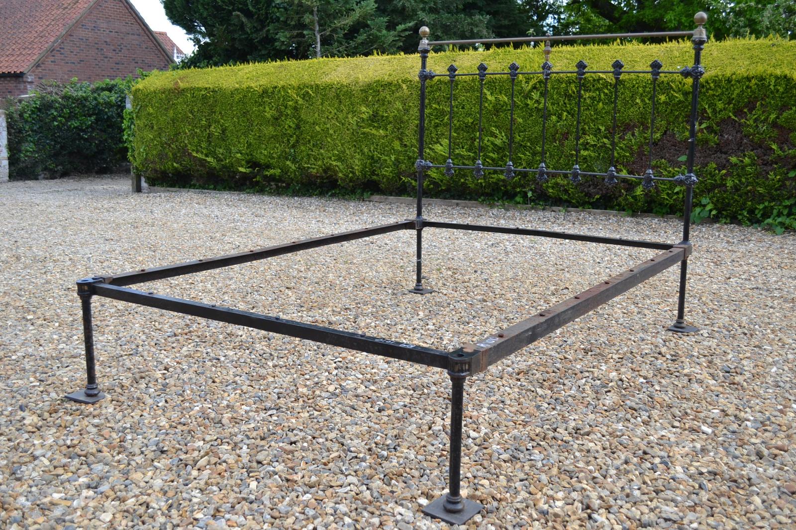 Victorian Antique Brass & Iron 4ft 6in Double Footless Bed Frame (1 of 10)