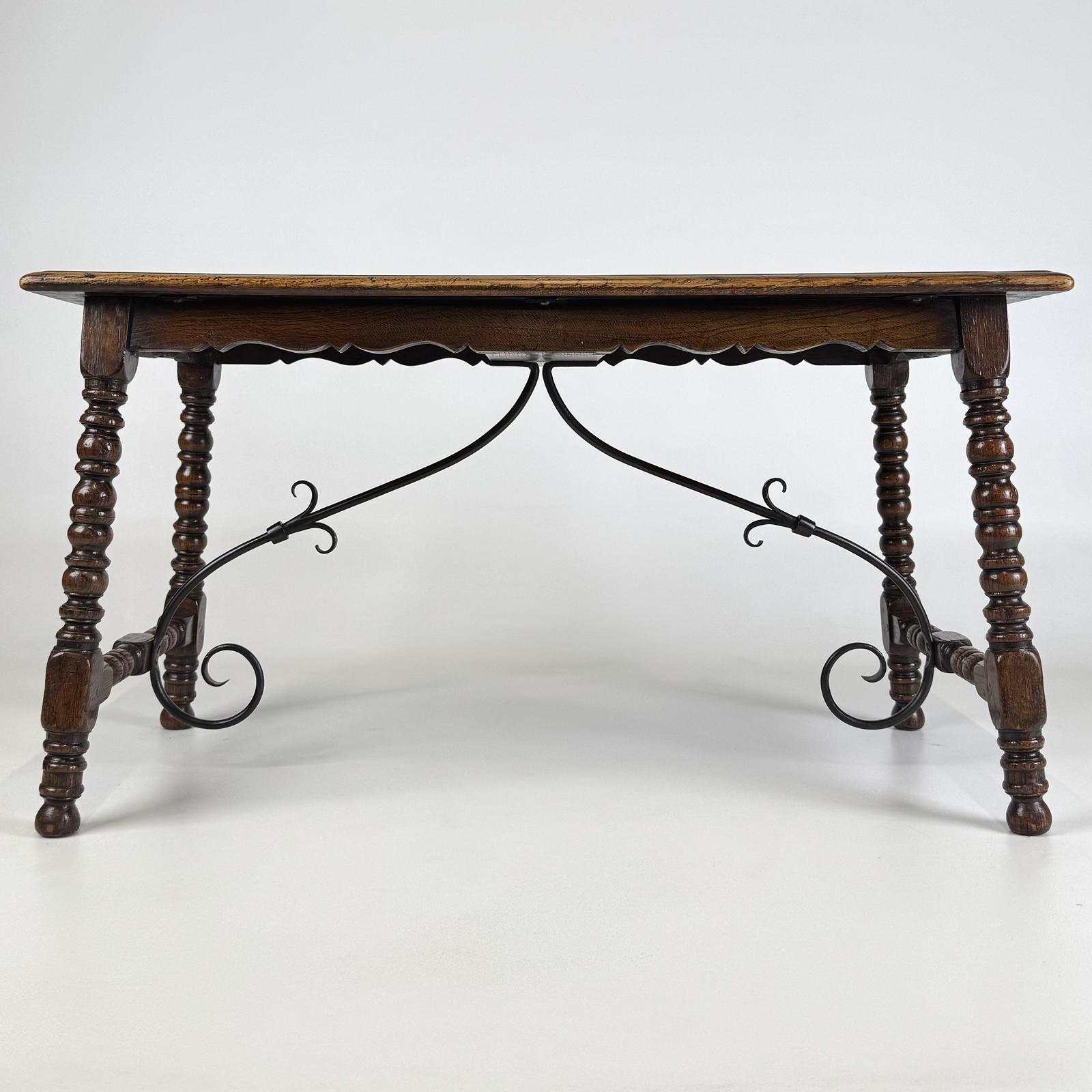 Antique 20th Century Bobbin Turned Coffee Table in Oak (1 of 9)