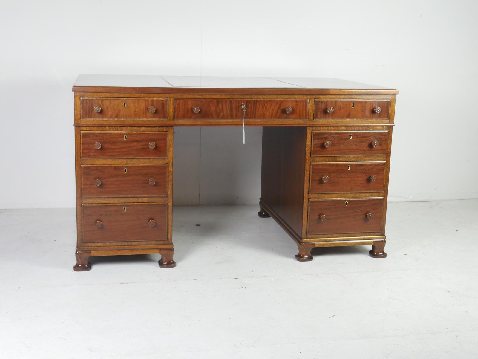 Whytock & Reid Desk (1 of 11)