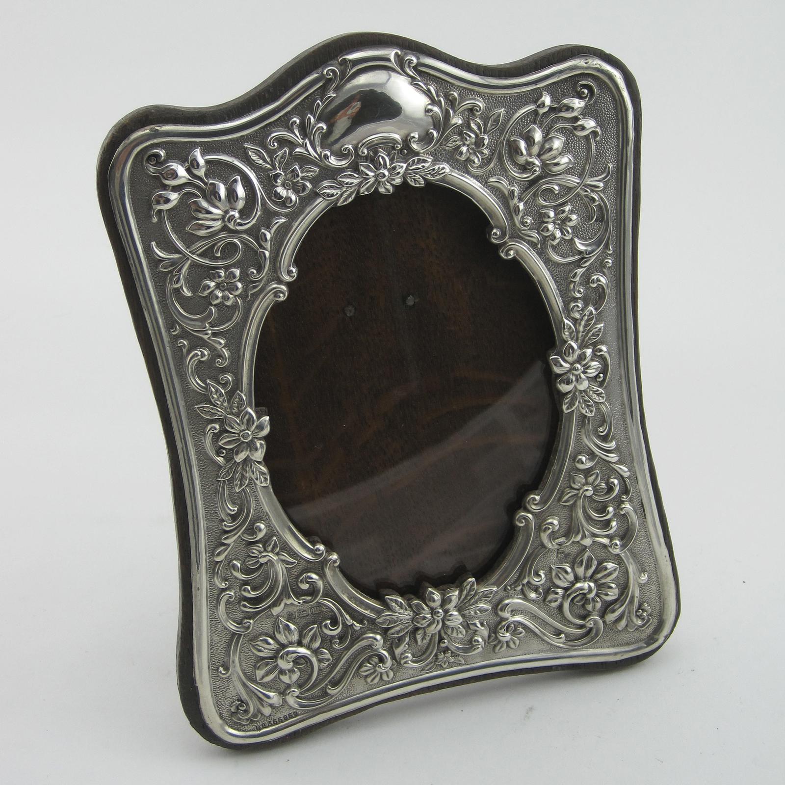 Edwardian Silver Photo Frame Embossed with Flowers & Scrolls (1 of 9) Edwardian Silver Photo Frame Embossed with Flowers & Scrolls (1 of 9)