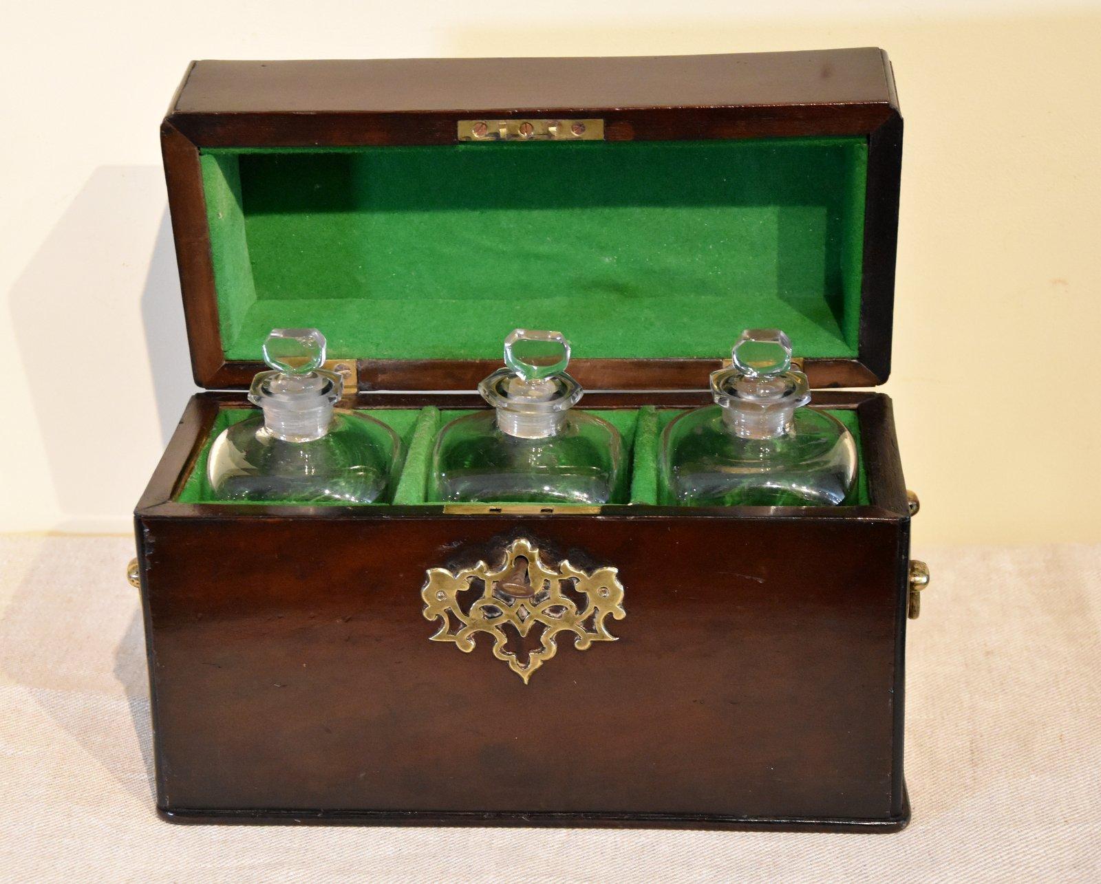 George III Mahogany Decanter Box (1 of 6)