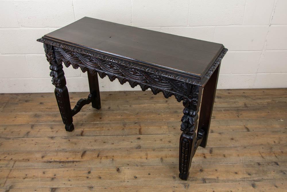 Victorian Carved Oak Side Table (1 of 9) Victorian Carved Oak Side Table (1 of 9)