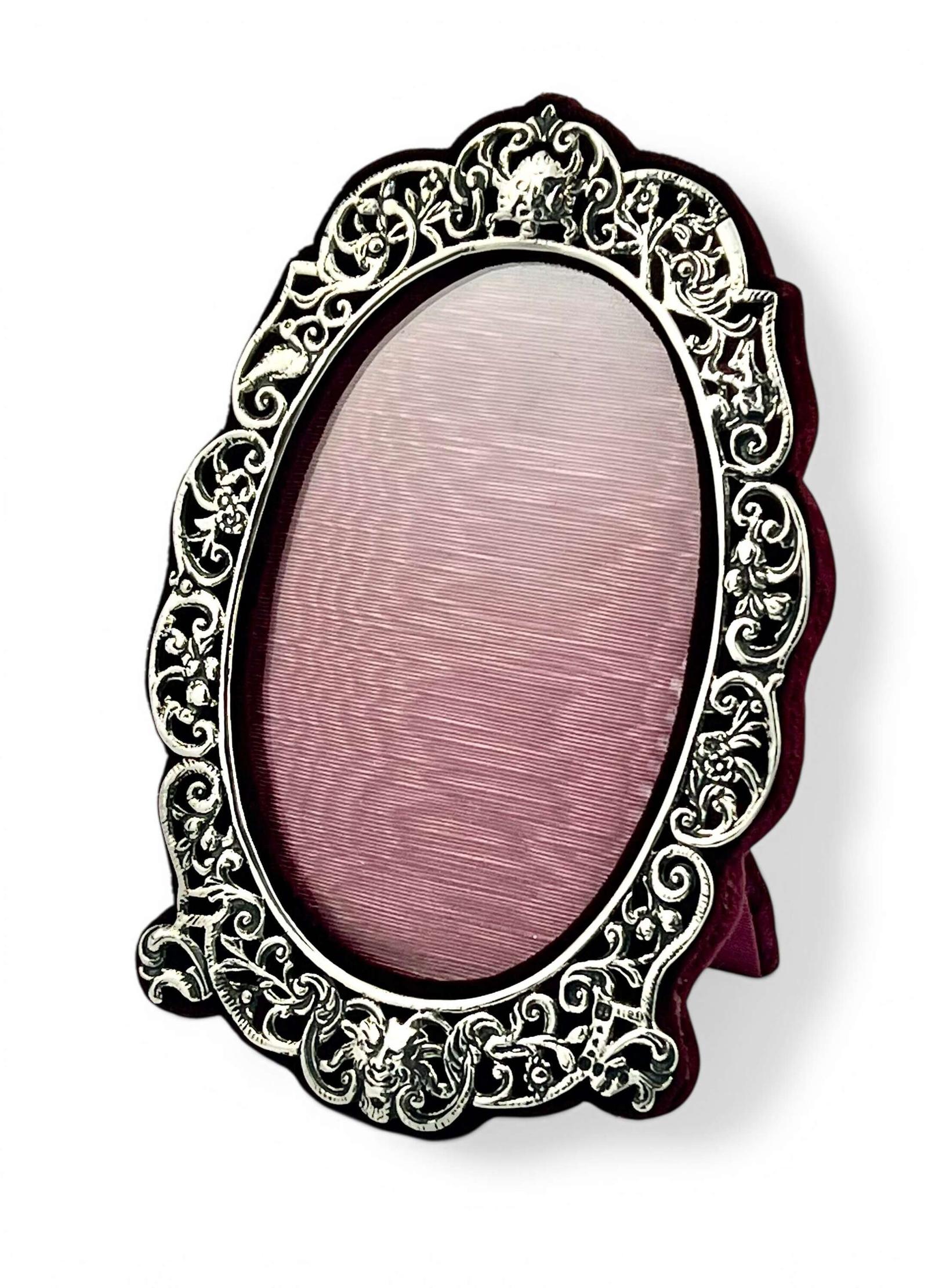 Silver Frames - main image