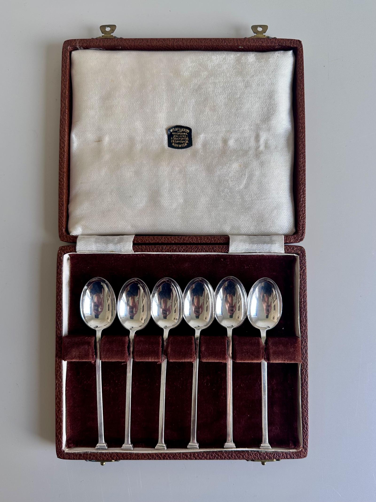 Set of Silver Boxed Seal Topped Spoons (1 of 7)