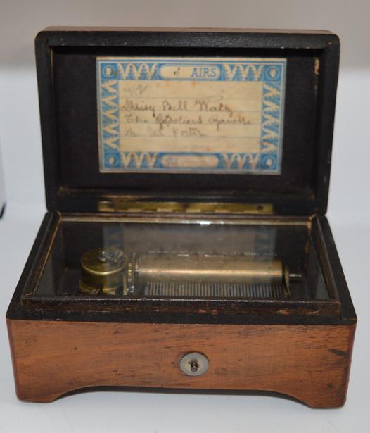 Small Musical Box (1 of 4) Small Musical Box (1 of 4)