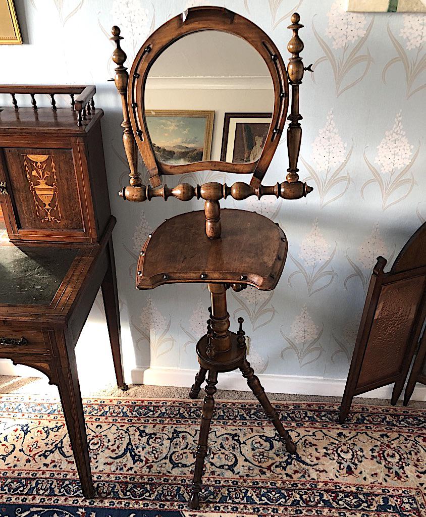 Edwardian Hourseshoe Design Shaving Stand (1 of 6)