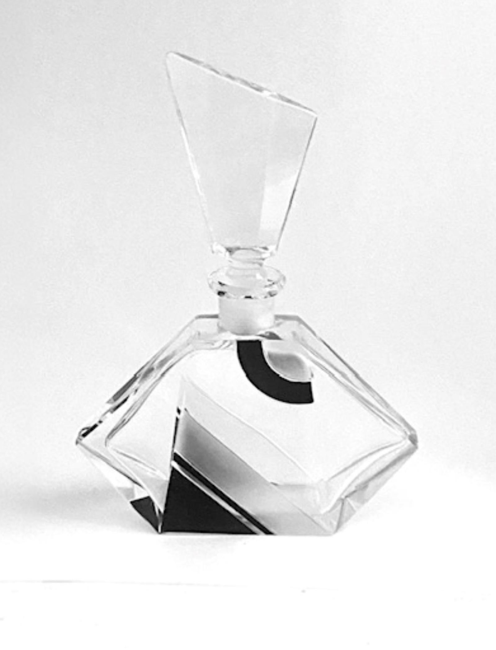 Art Deco Czech Enamelled Glass Perfume Scent Bottle c.1920 (1 of 8) Art Deco Czech Enamelled Glass Perfume Scent Bottle c.1920 (1 of 8)