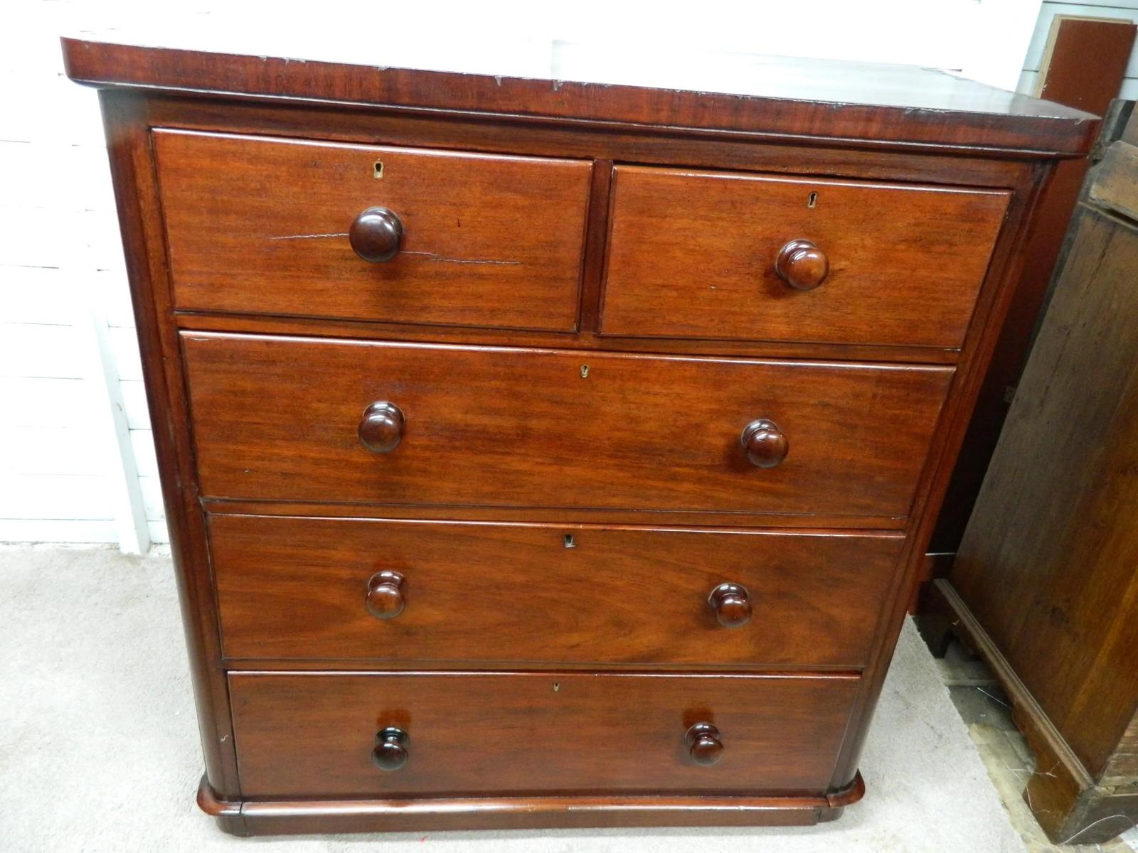 Edwardian Mahogany Veneer Chest of Drawers (1 of 11)