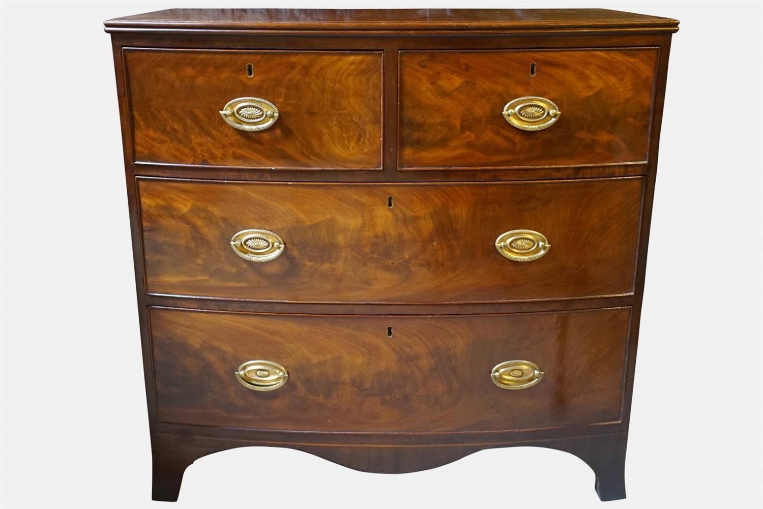 Early 19th Century Bowfront Chest of Drawers (1 of 1) Early 19th Century Bowfront Chest of Drawers (1 of 1)