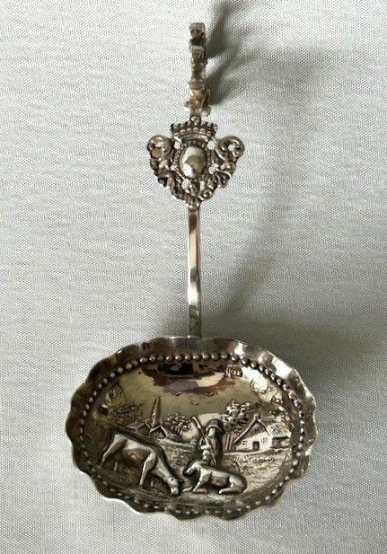 Fine Dutch Scenic Silver Caddy Spoon with Chester Import Marks (1 of 7) Fine Dutch Scenic Silver Caddy Spoon with Chester Import Marks (1 of 7)